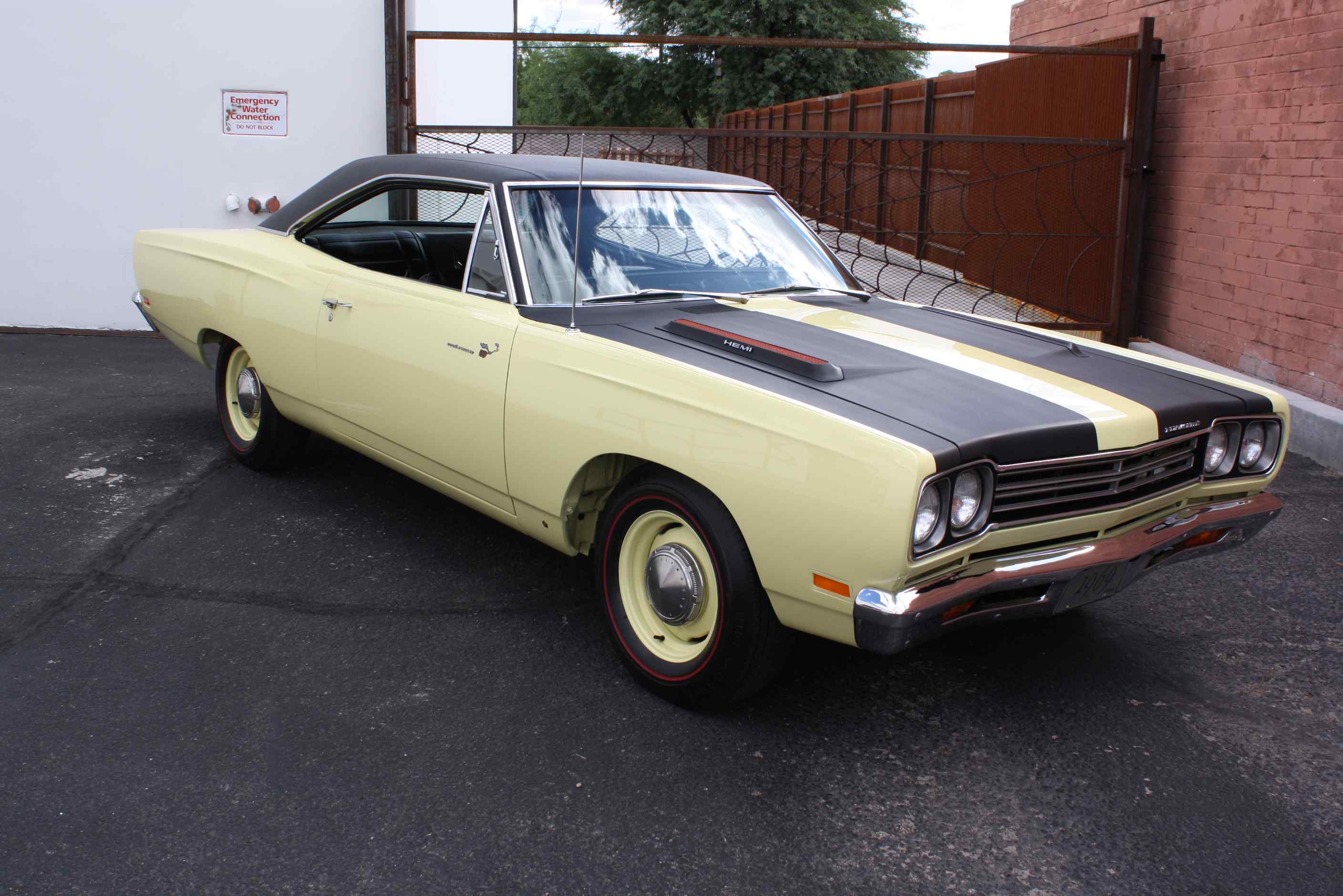 1969 Plymouth Hemi Roadrunner