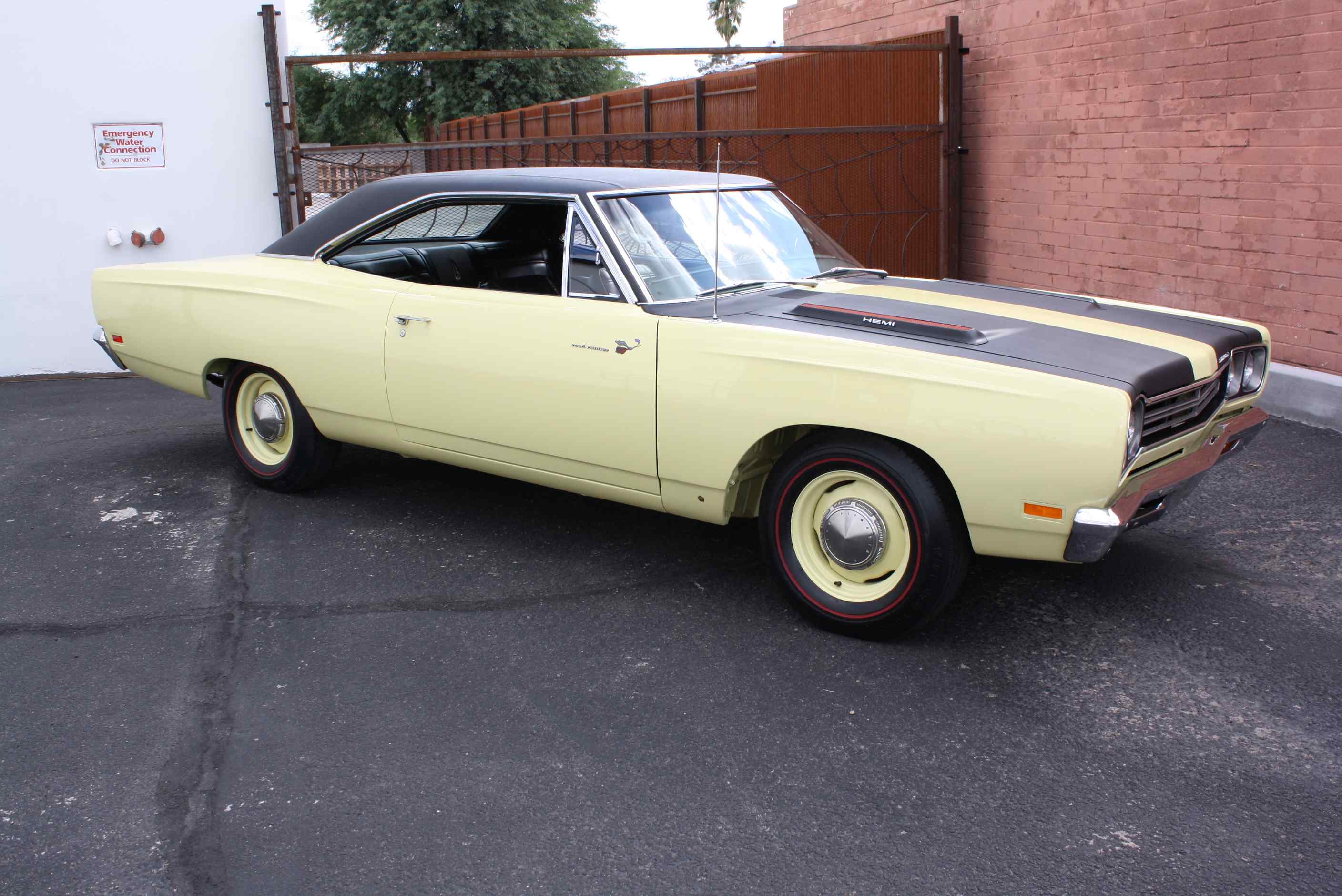 1969 Plymouth Hemi Roadrunner