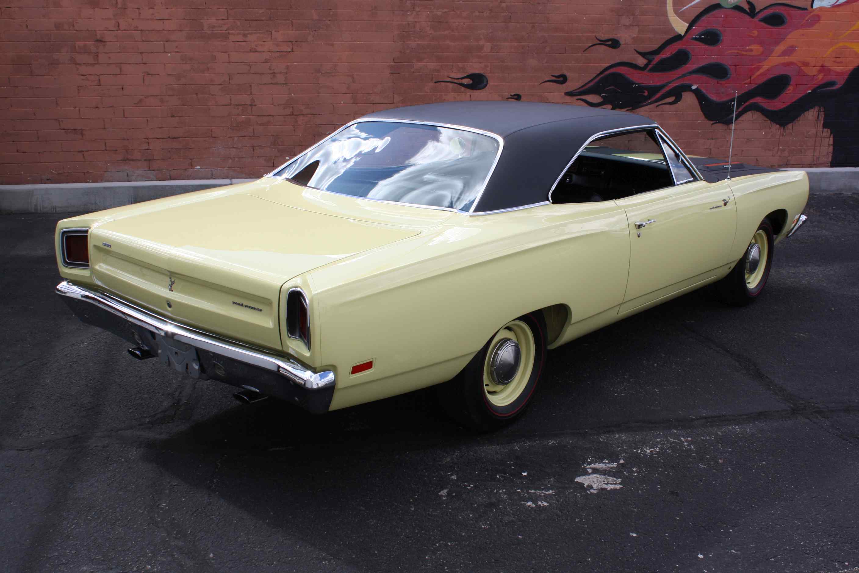 1969 Plymouth Hemi Roadrunner