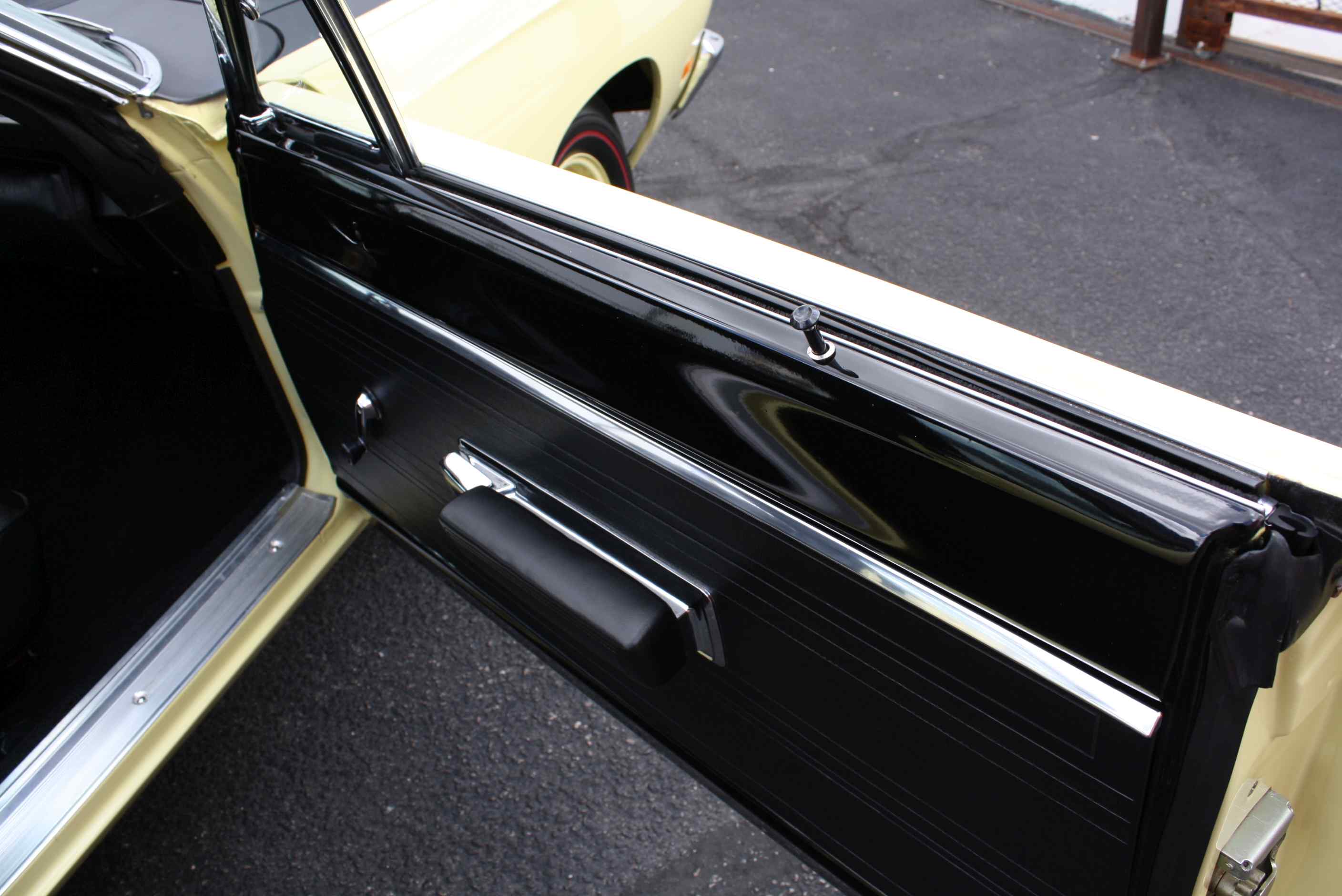 1969 Plymouth Hemi Roadrunner