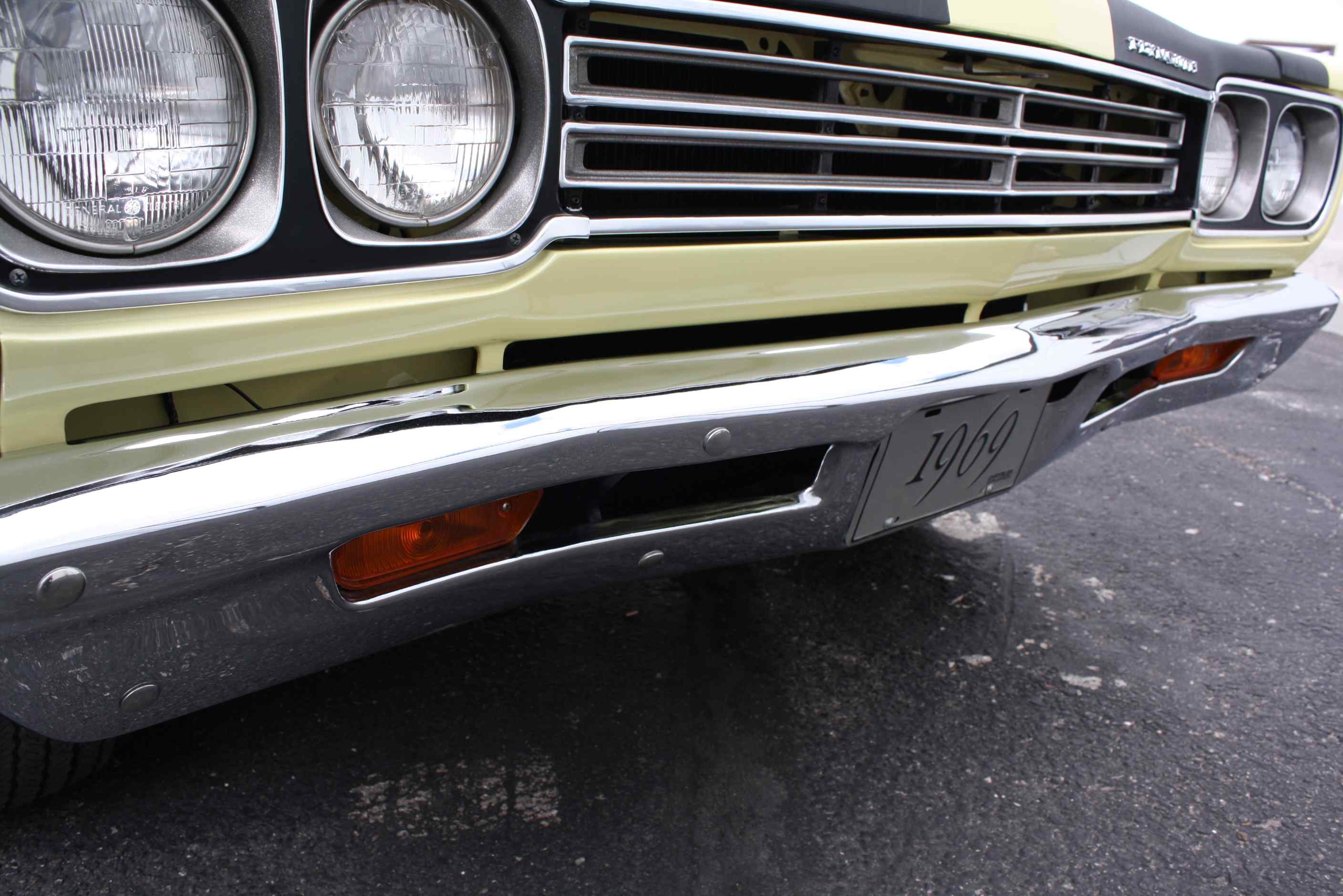 1969 Plymouth Hemi Roadrunner