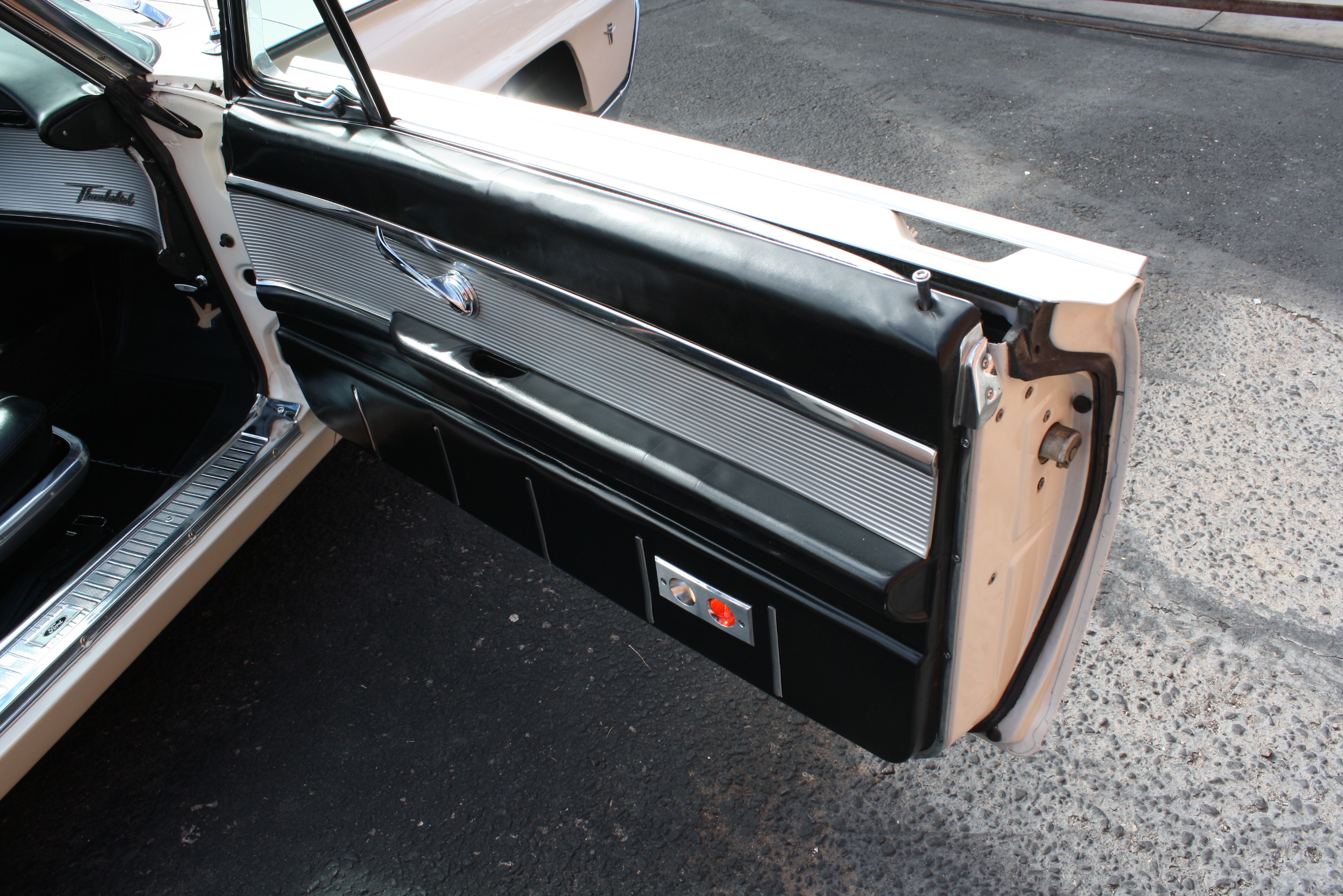 1963 Ford Thunderbird Sports Roadster