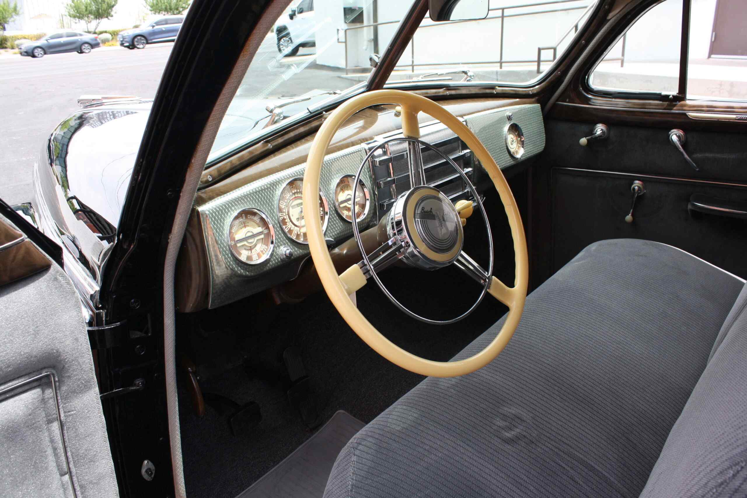 1941 Buick Super Torpedo Sedan
