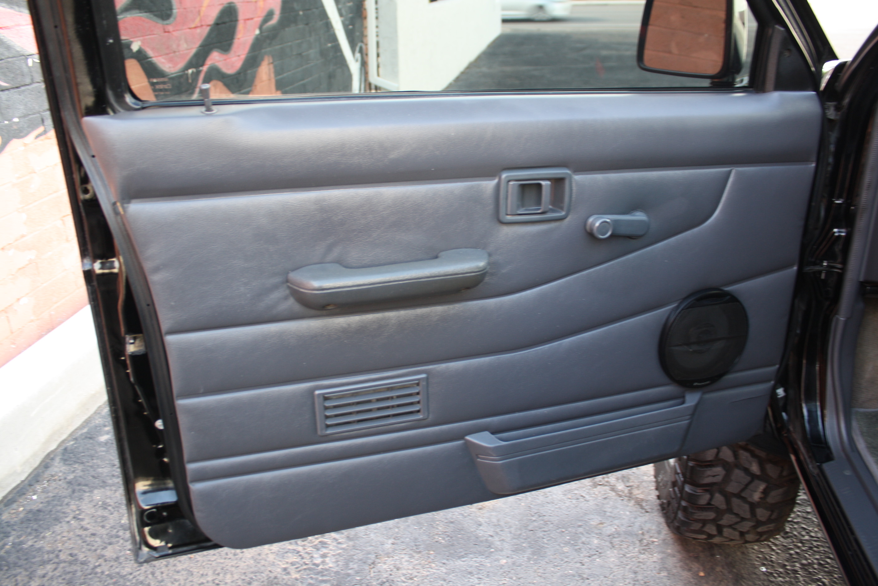 1997 Nissan XE 4×4 manual 5 speed!
