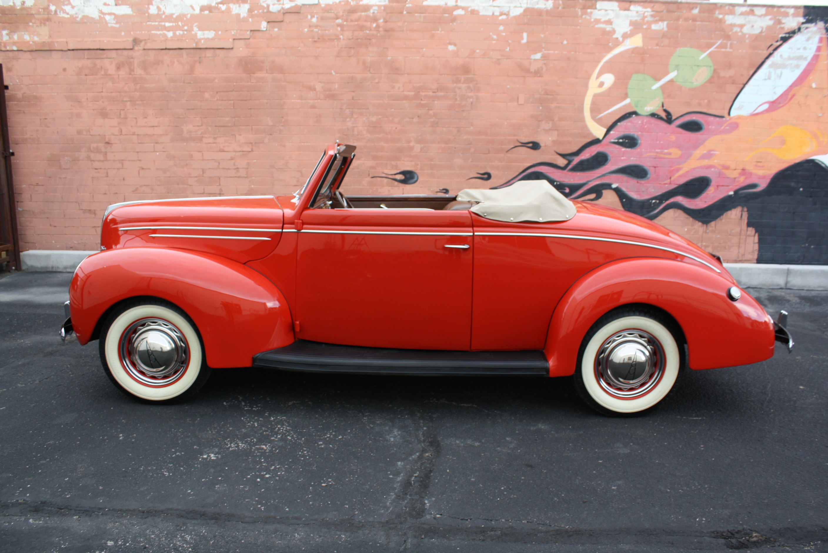1939 Ford Deluxe Convertible