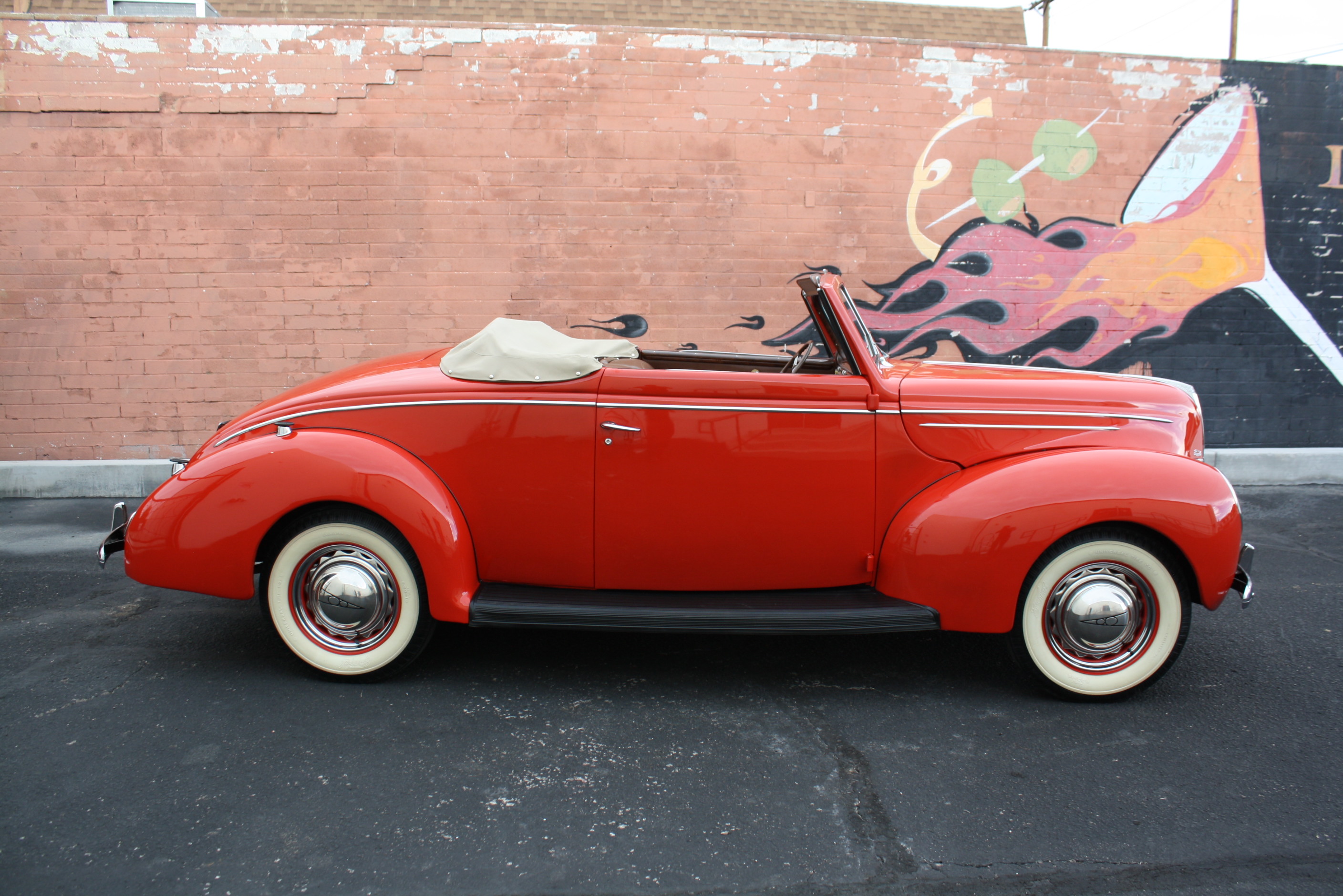 1939 Ford Deluxe Convertible