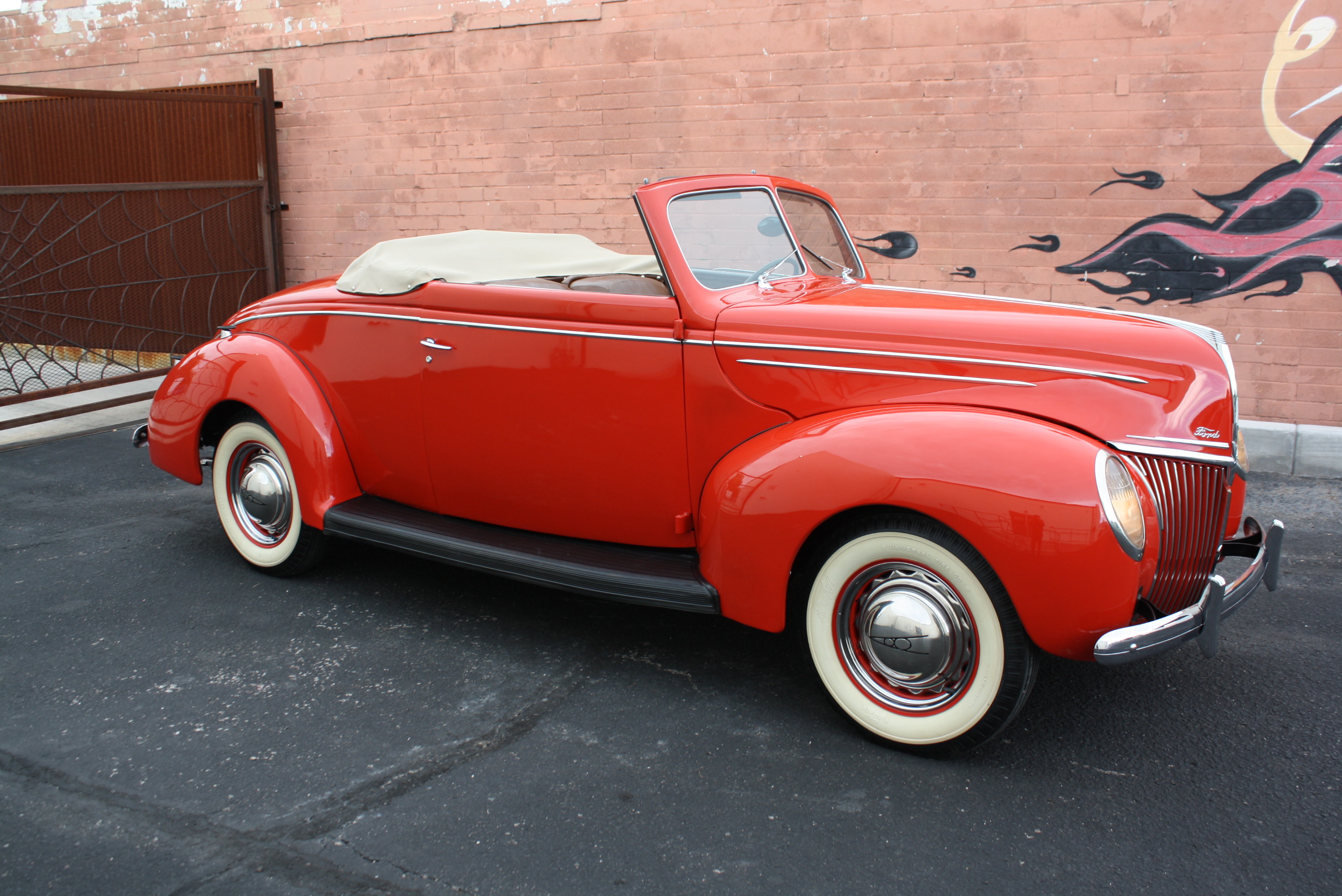 1939 Ford Deluxe Convertible