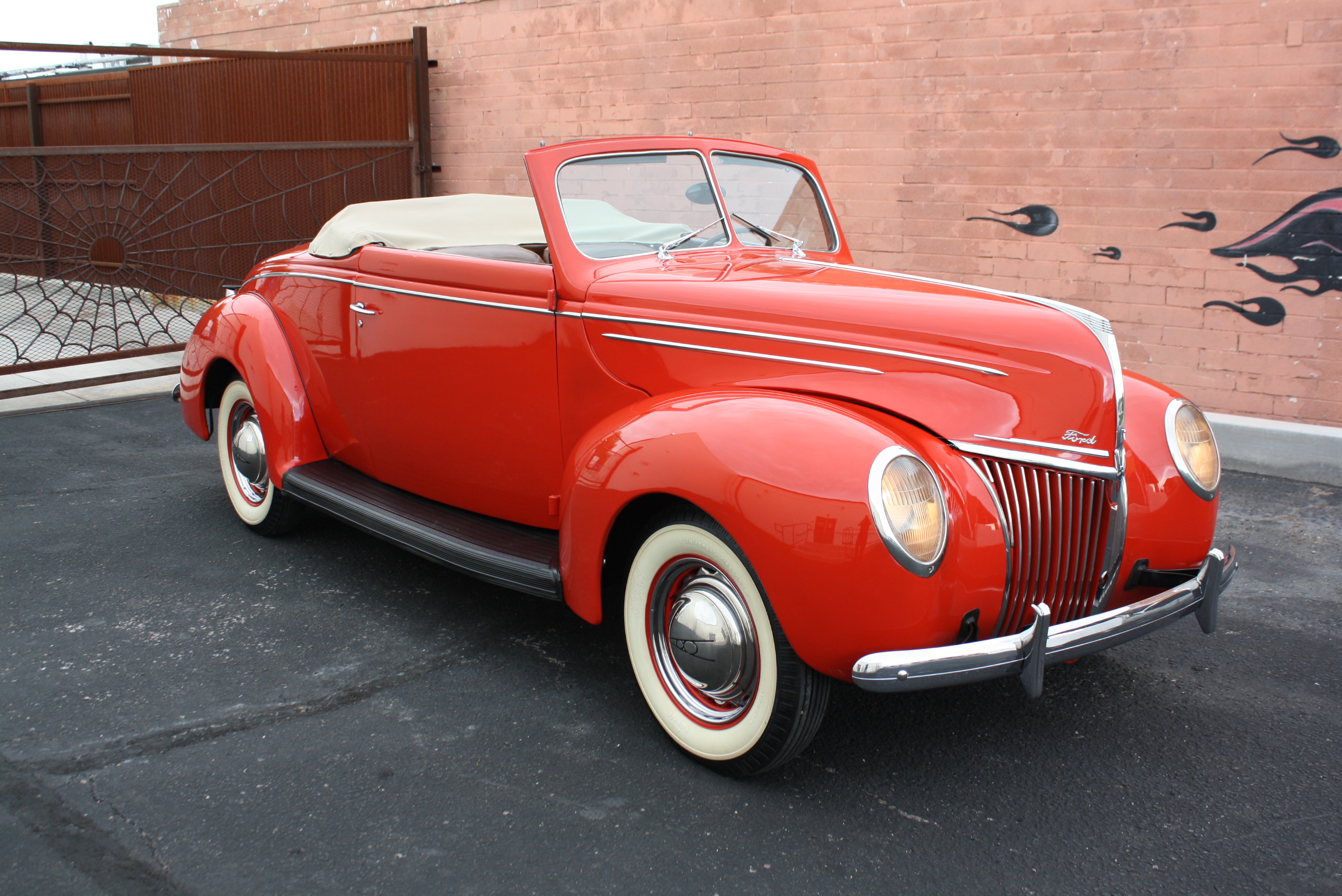 1939 Ford Deluxe Convertible