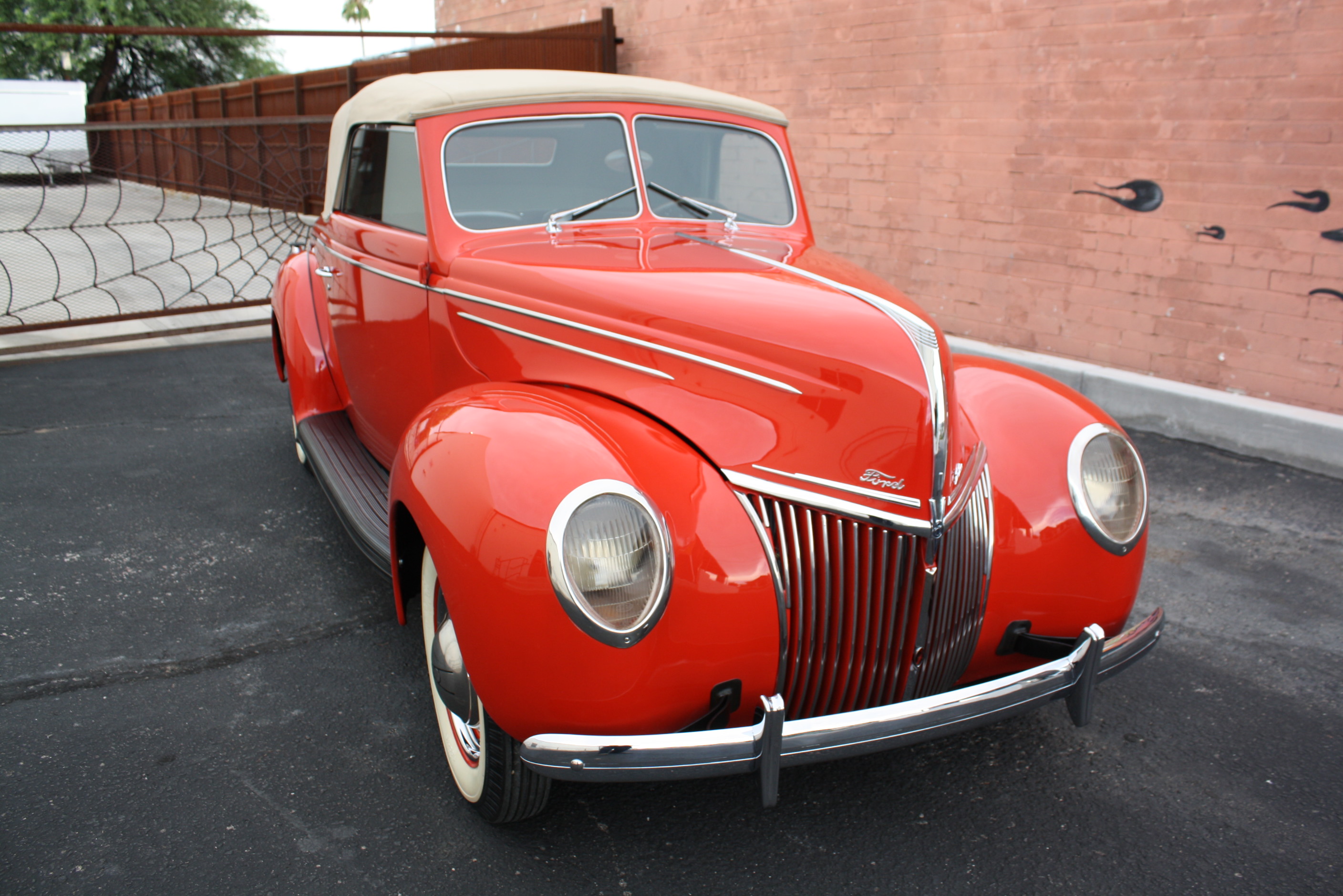 1939 Ford Deluxe Convertible