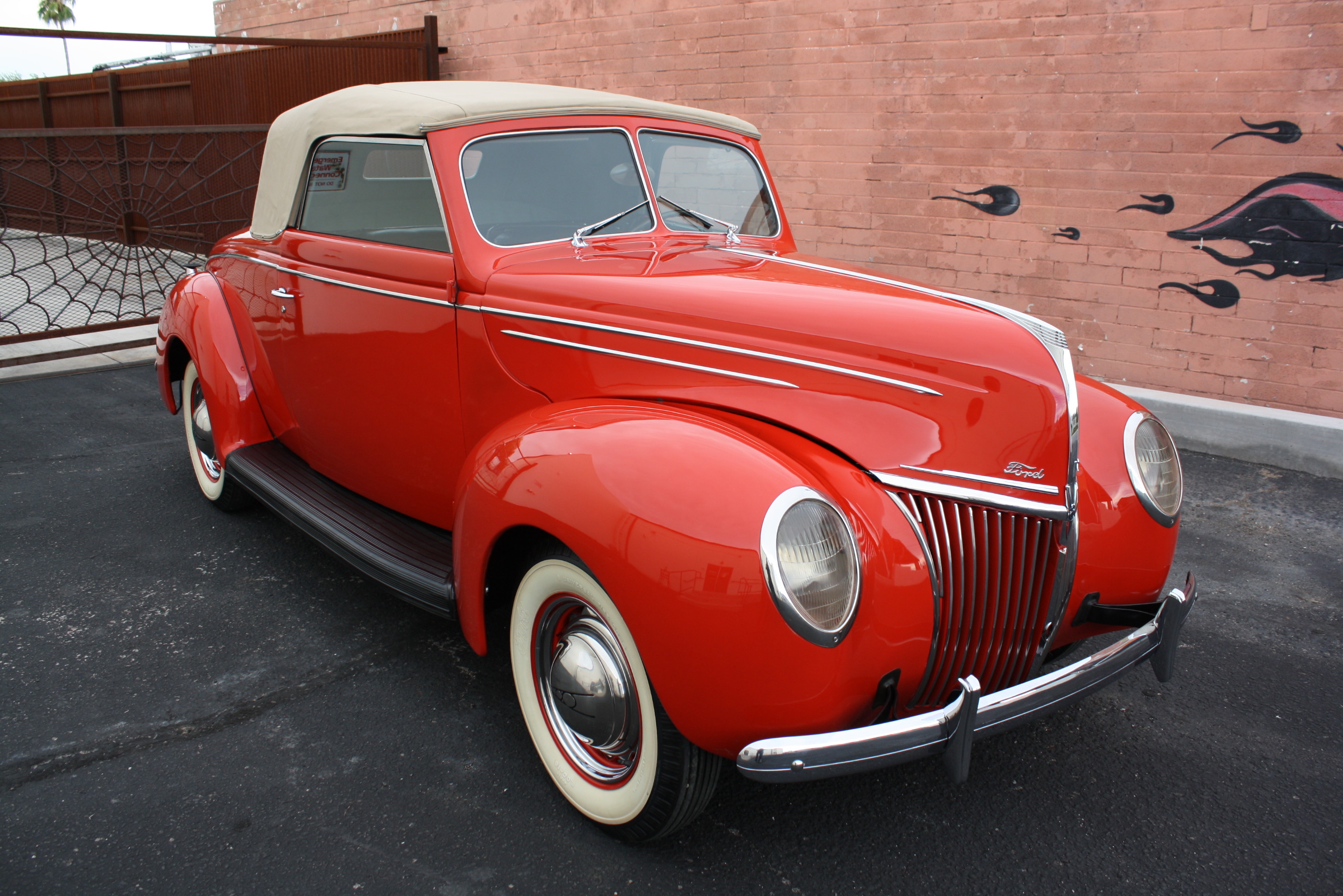 1939 Ford Deluxe Convertible