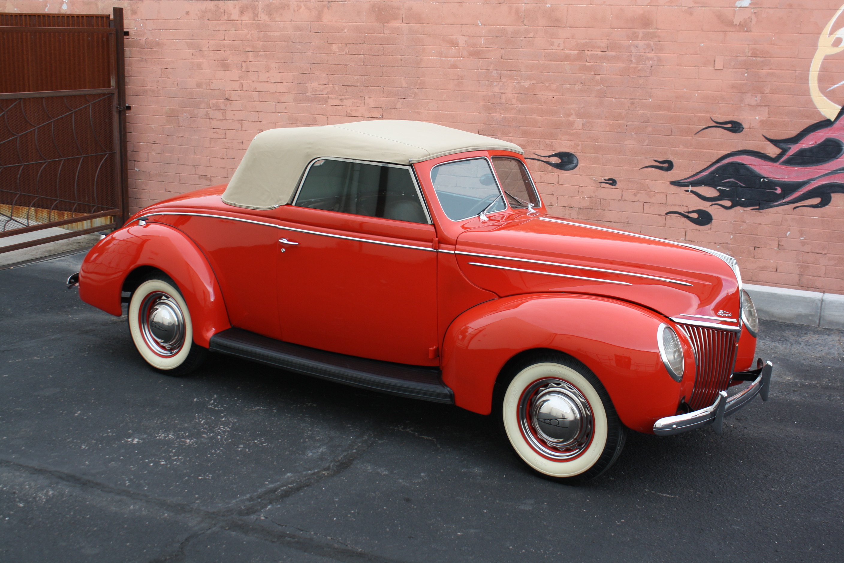 1939 Ford Deluxe Convertible