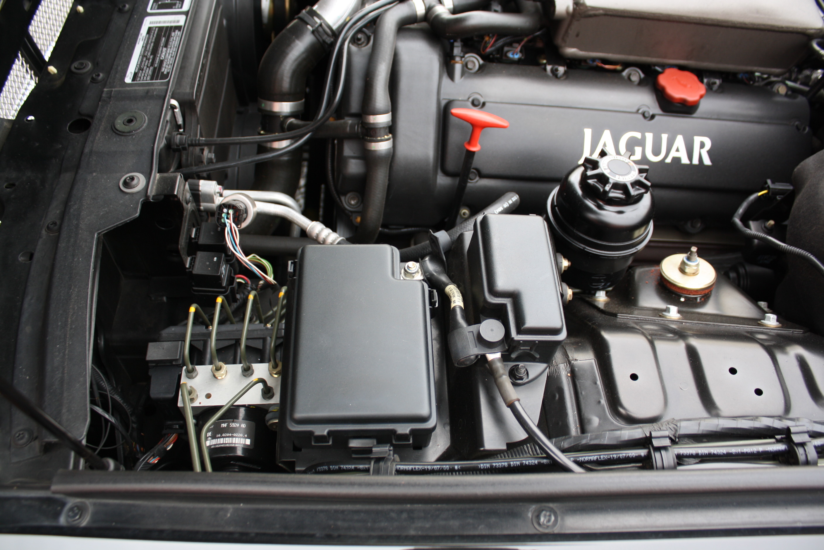 2001 Jaguar XJR