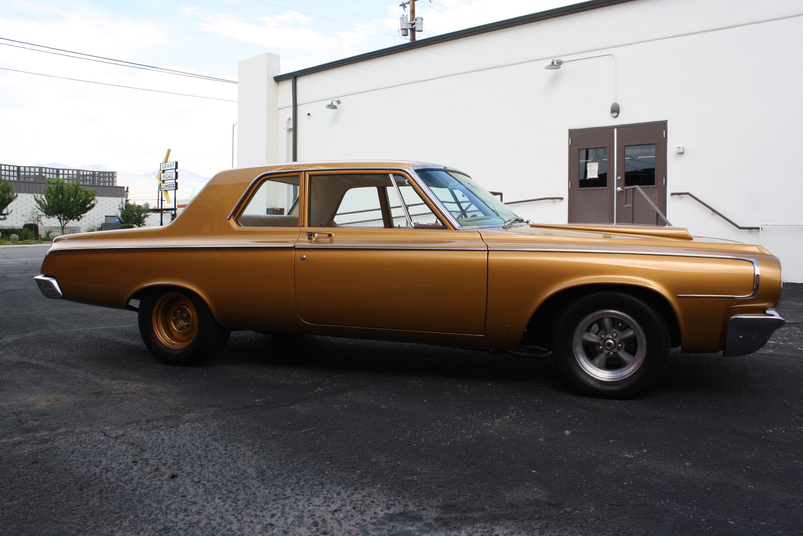 1964 Dodge 330 HEMI