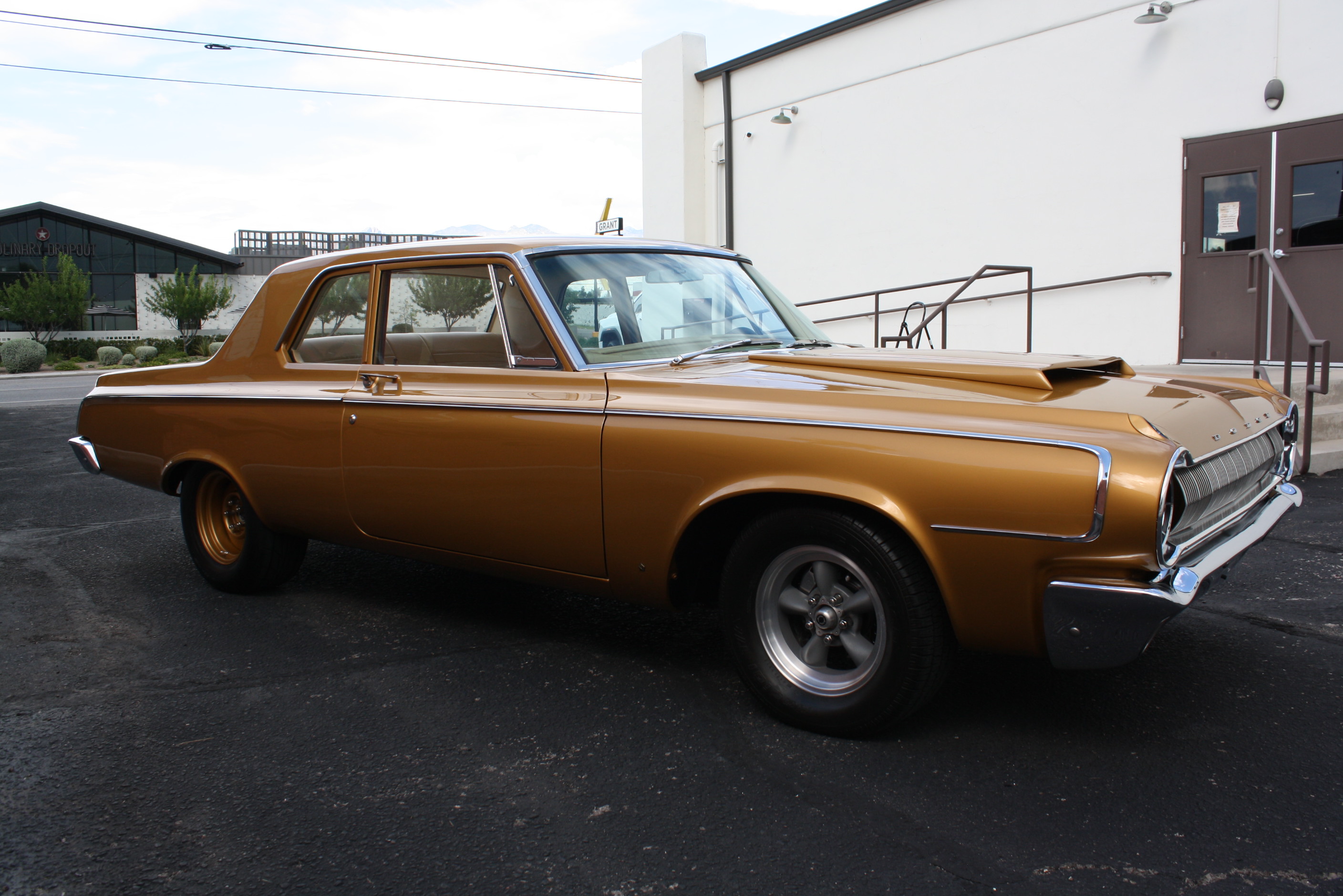 1964 Dodge 330 HEMI