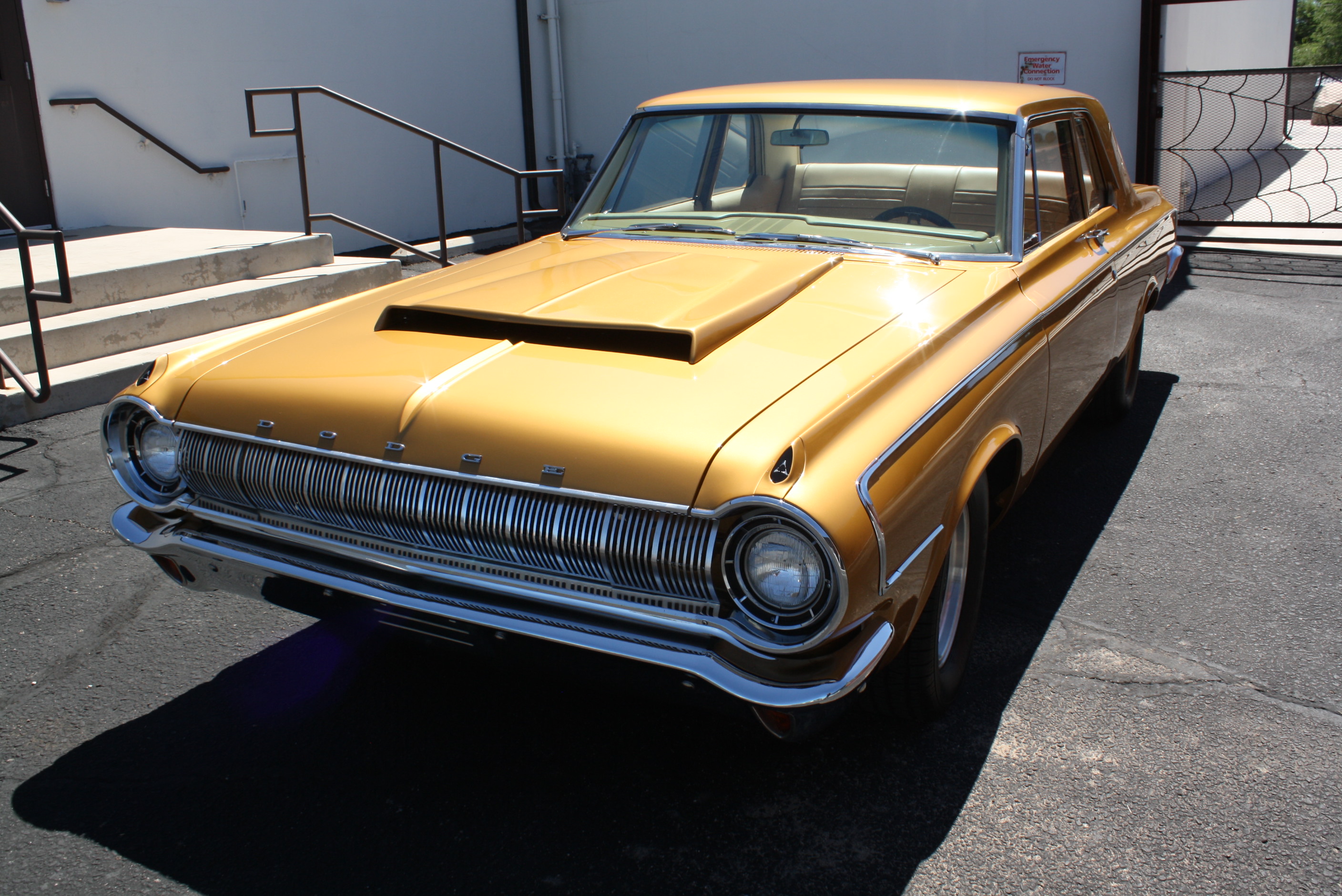 1964 Dodge 330 HEMI