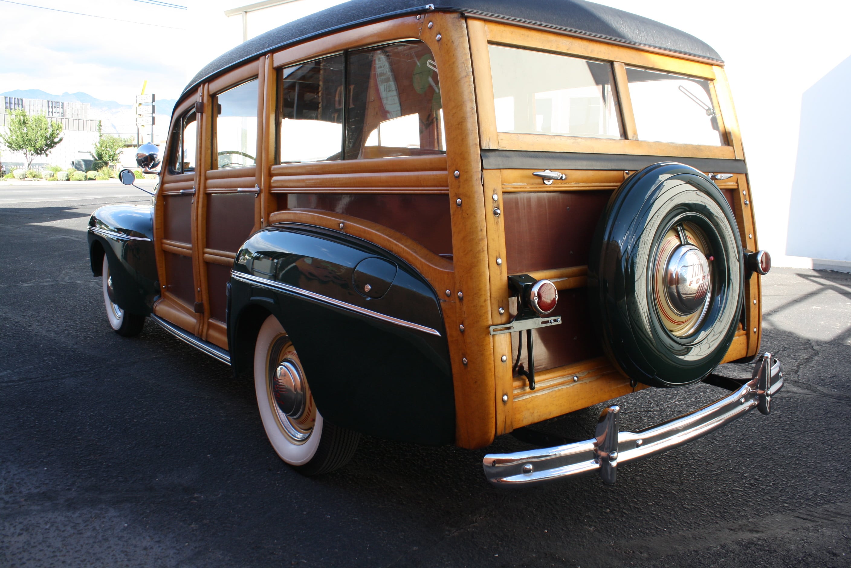 1946 Ford Super Deluxe Woody Wagon