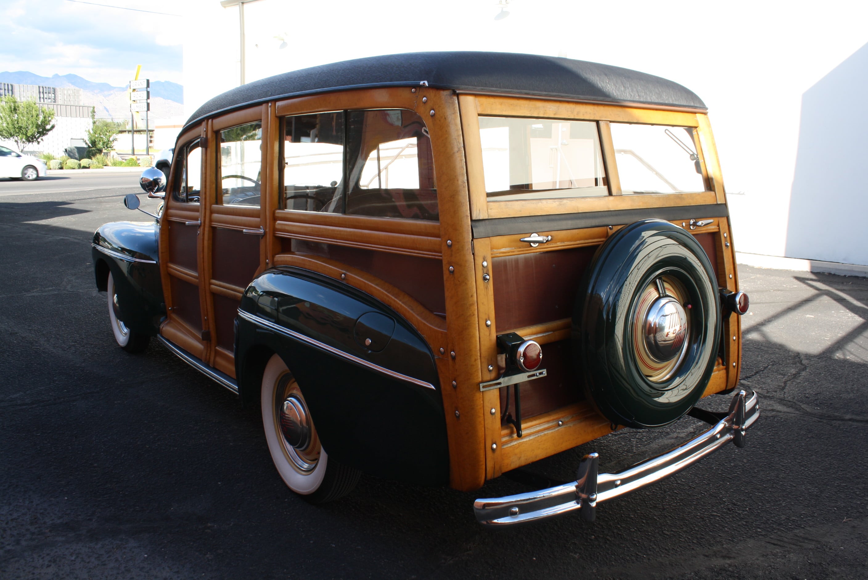 1946 Ford Super Deluxe Woody Wagon