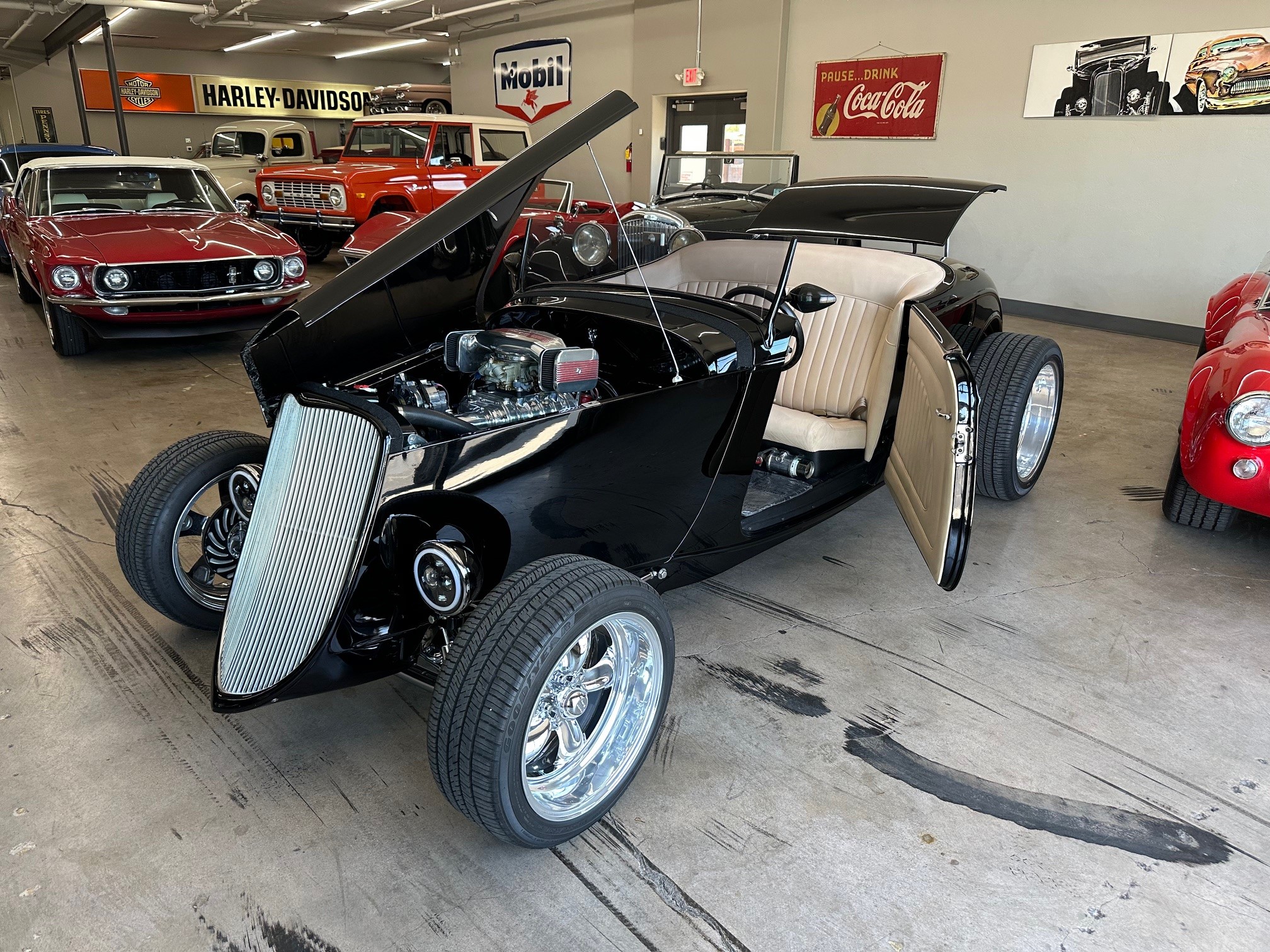 1933 Ford Roadster
