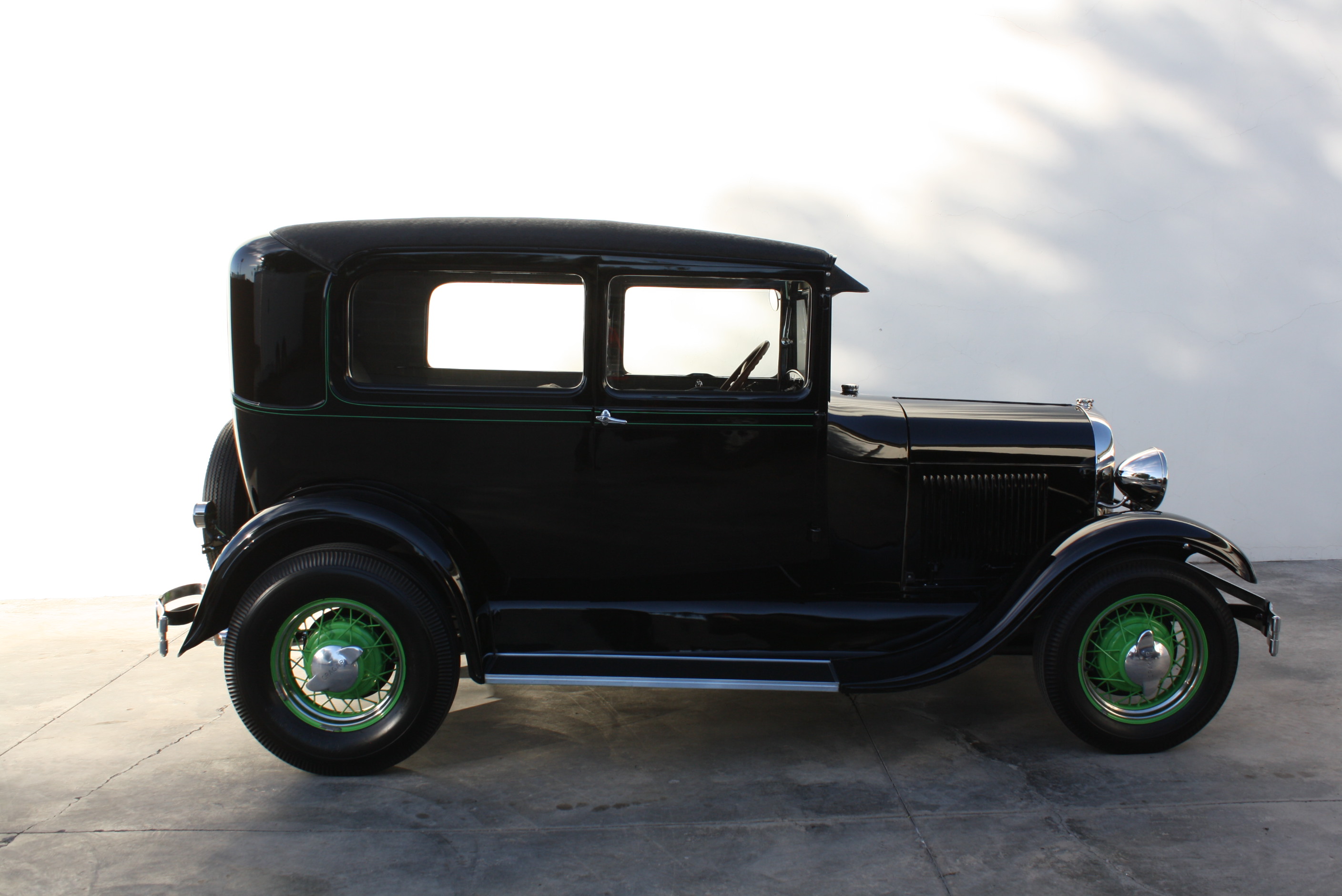 1928 Ford Model A sedan Miller OHV Hot Rod.