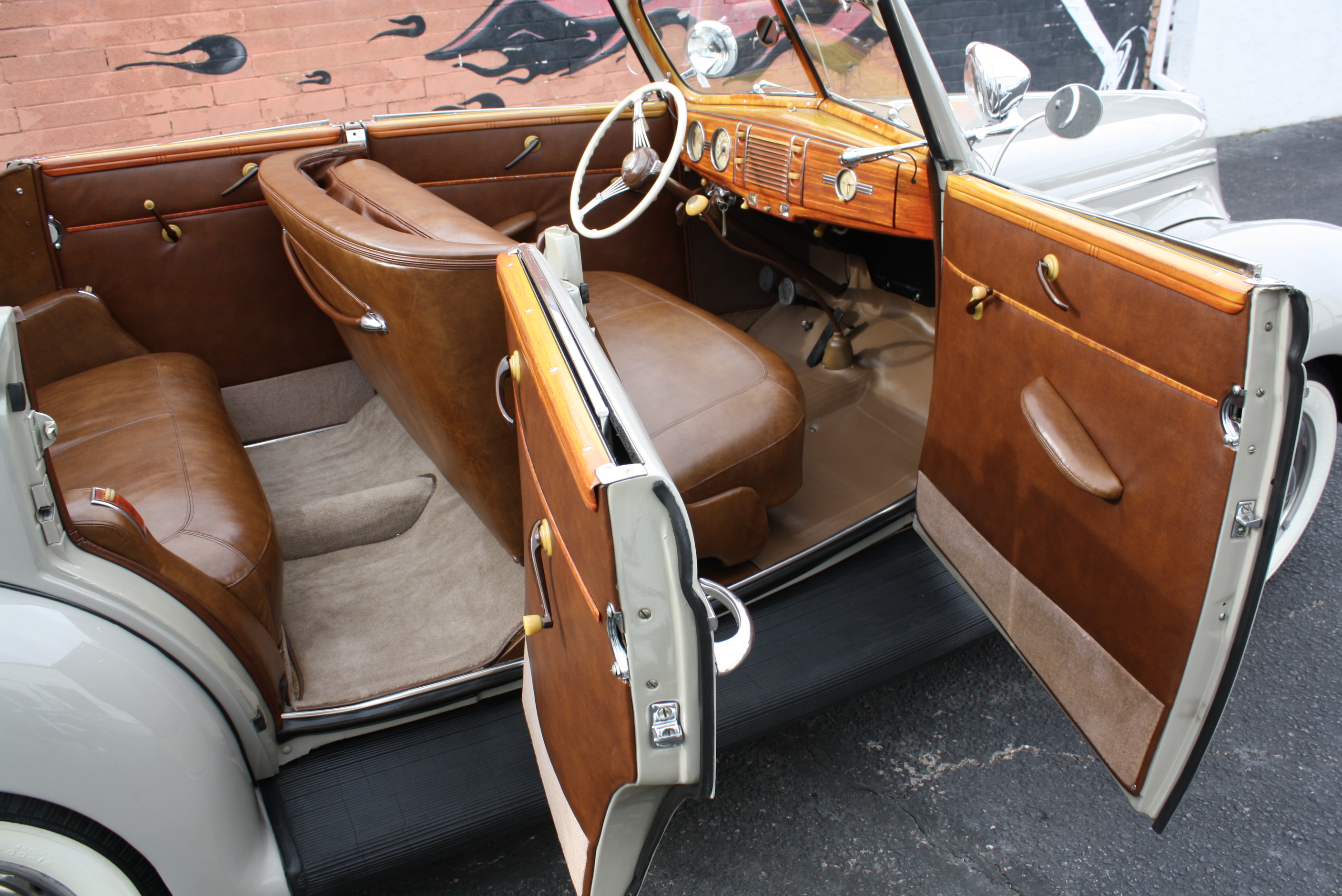 1939 Ford Deluxe Convertible Sedan.