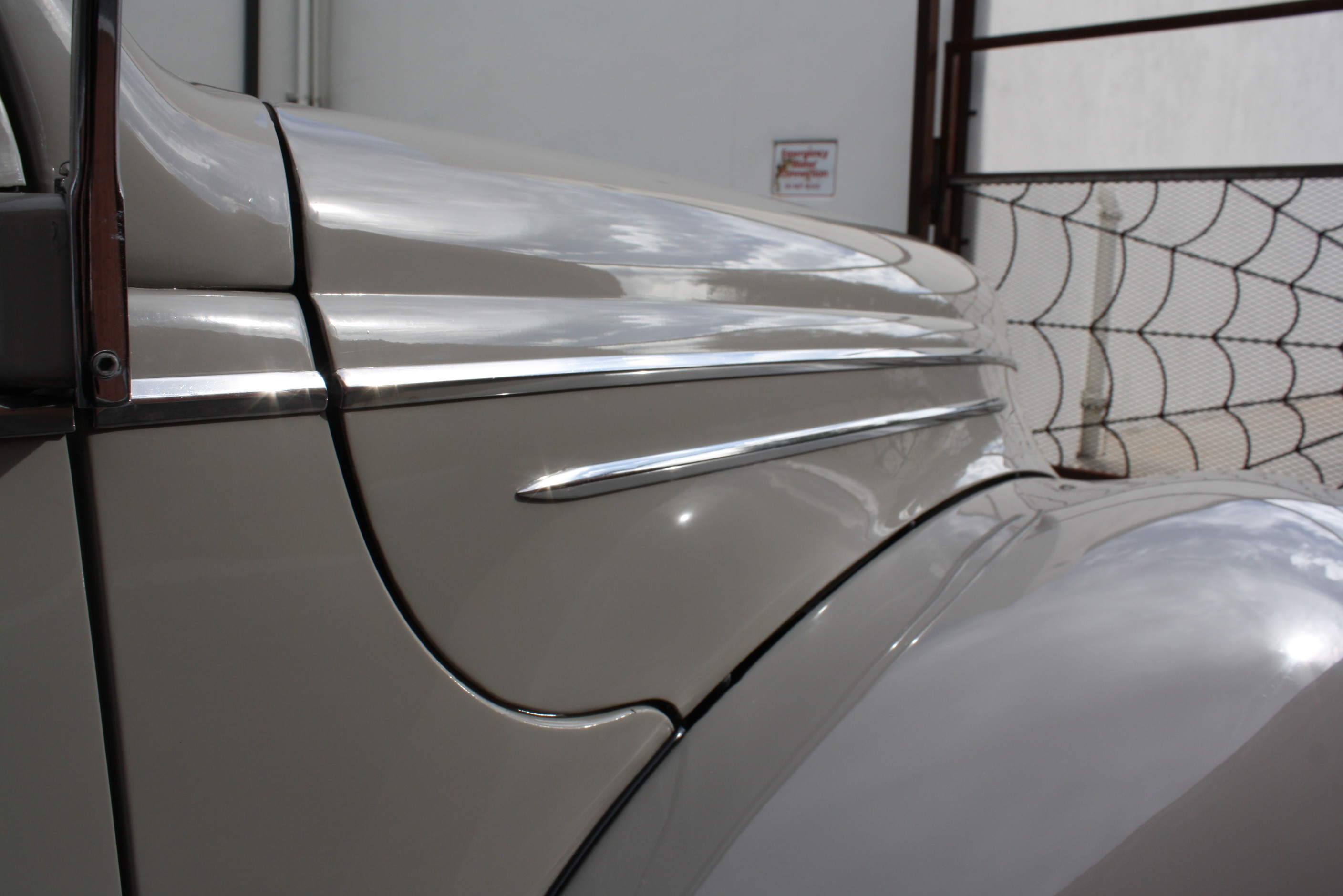 1939 Ford Deluxe Convertible Sedan.