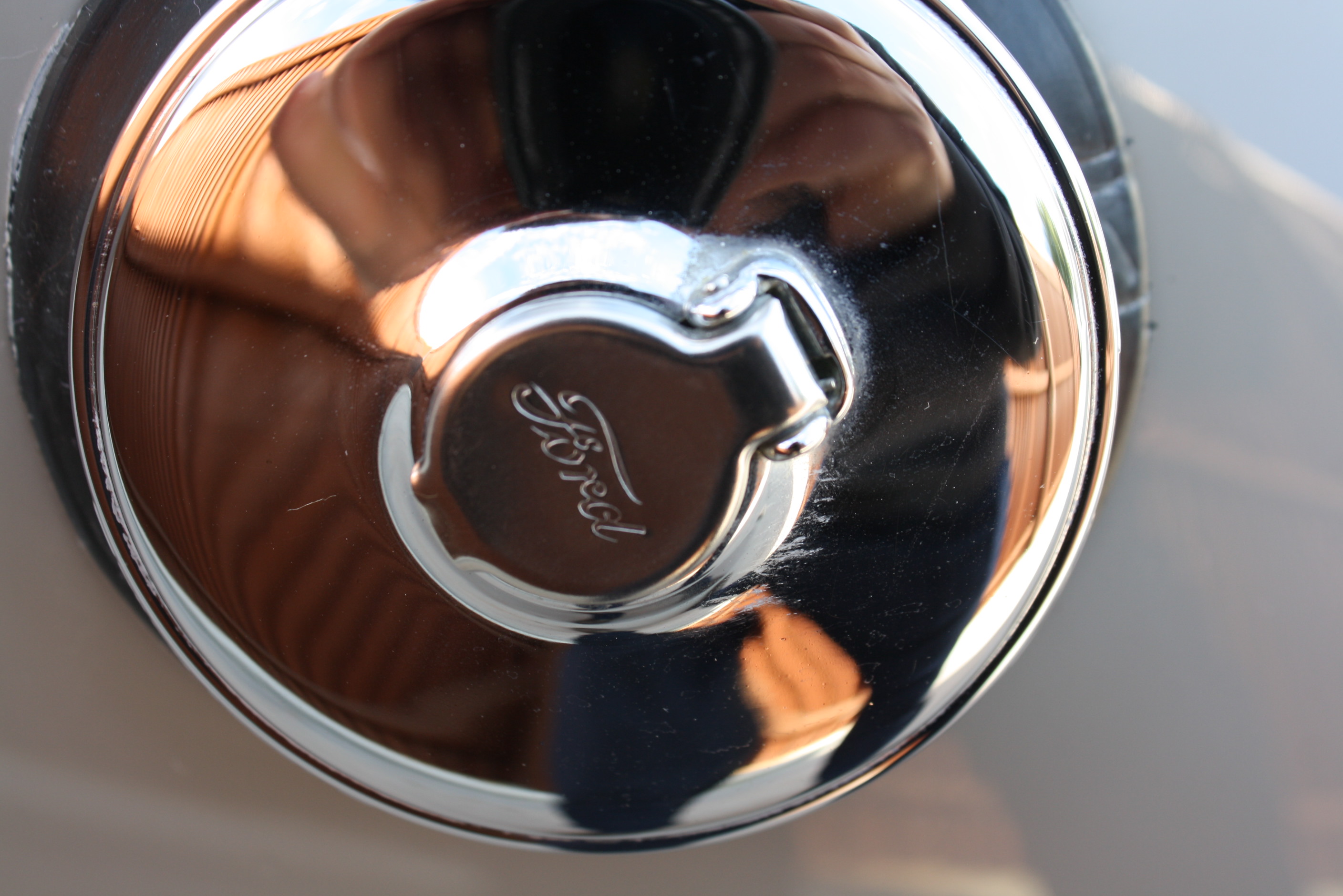 1939 Ford Deluxe Convertible Sedan.