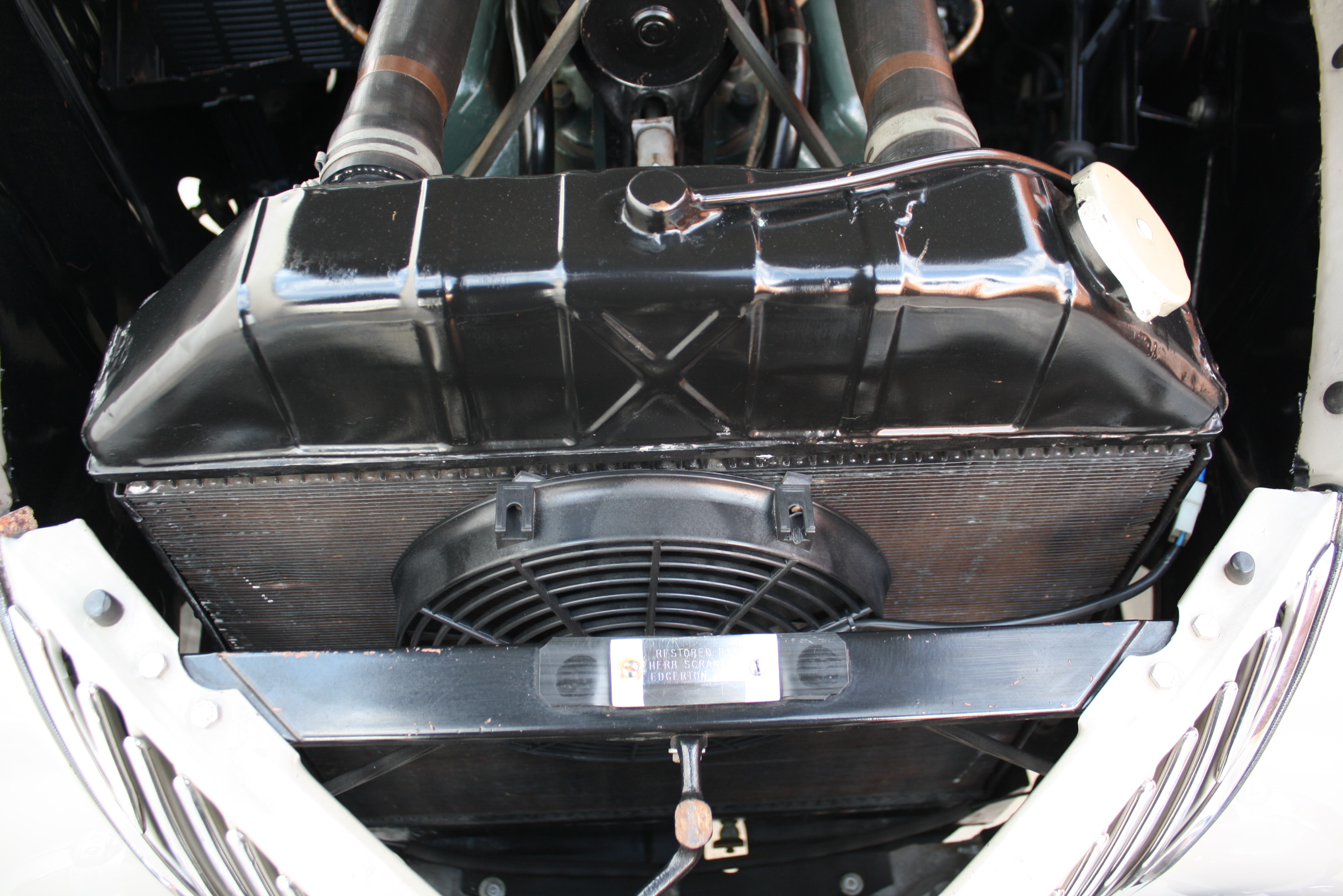 1939 Ford Deluxe Convertible Sedan.