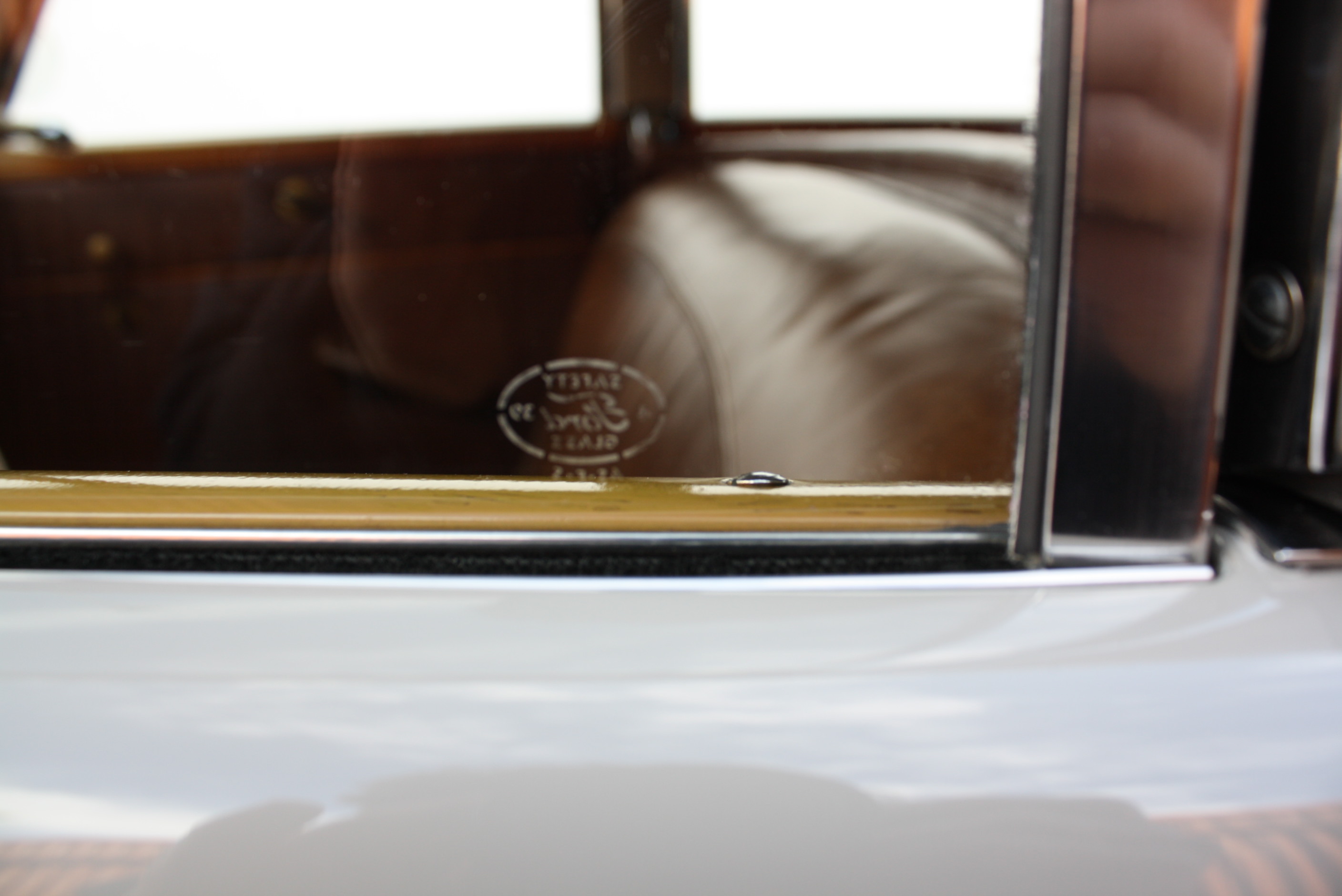 1939 Ford Deluxe Convertible Sedan.