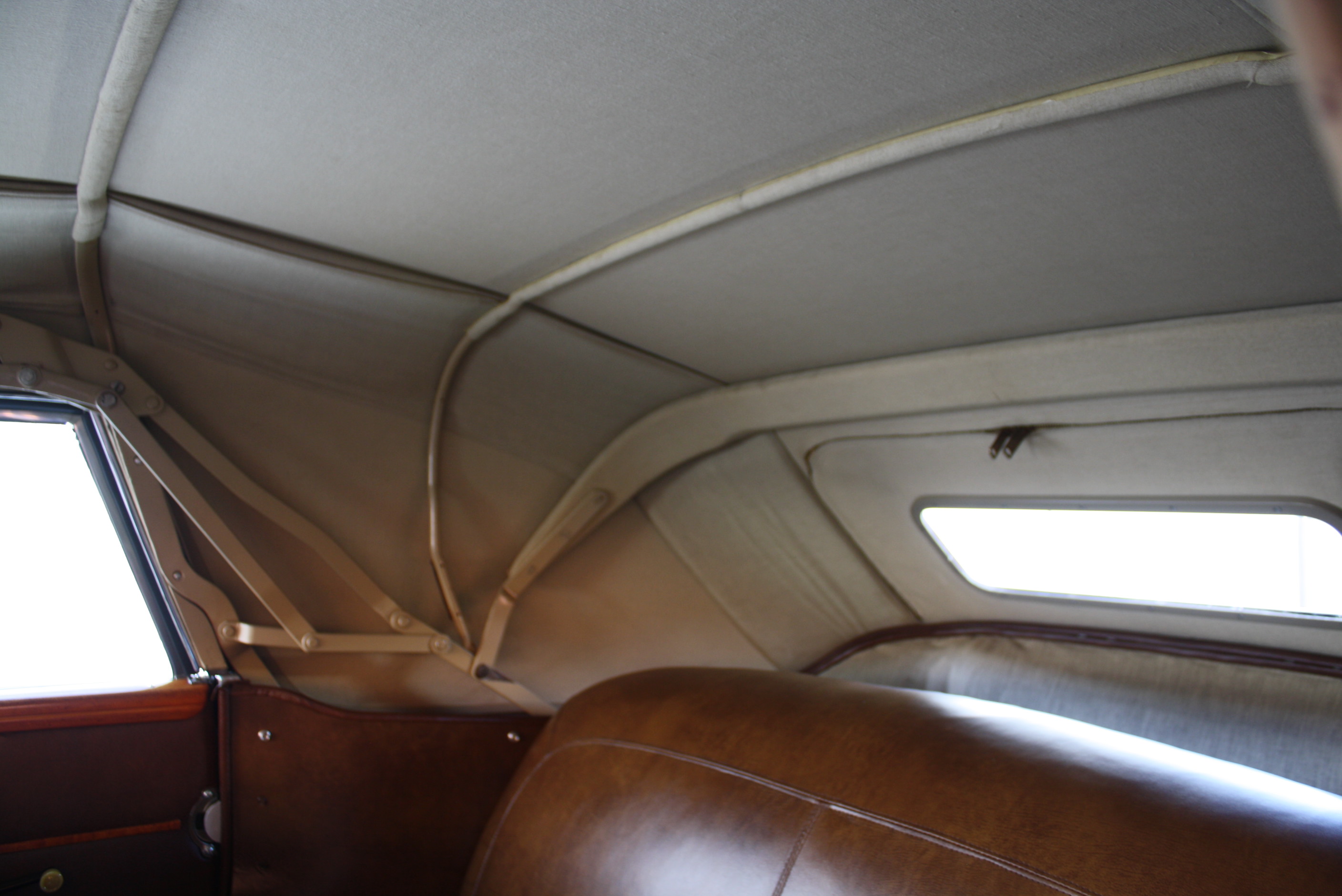 1939 Ford Deluxe Convertible Sedan.