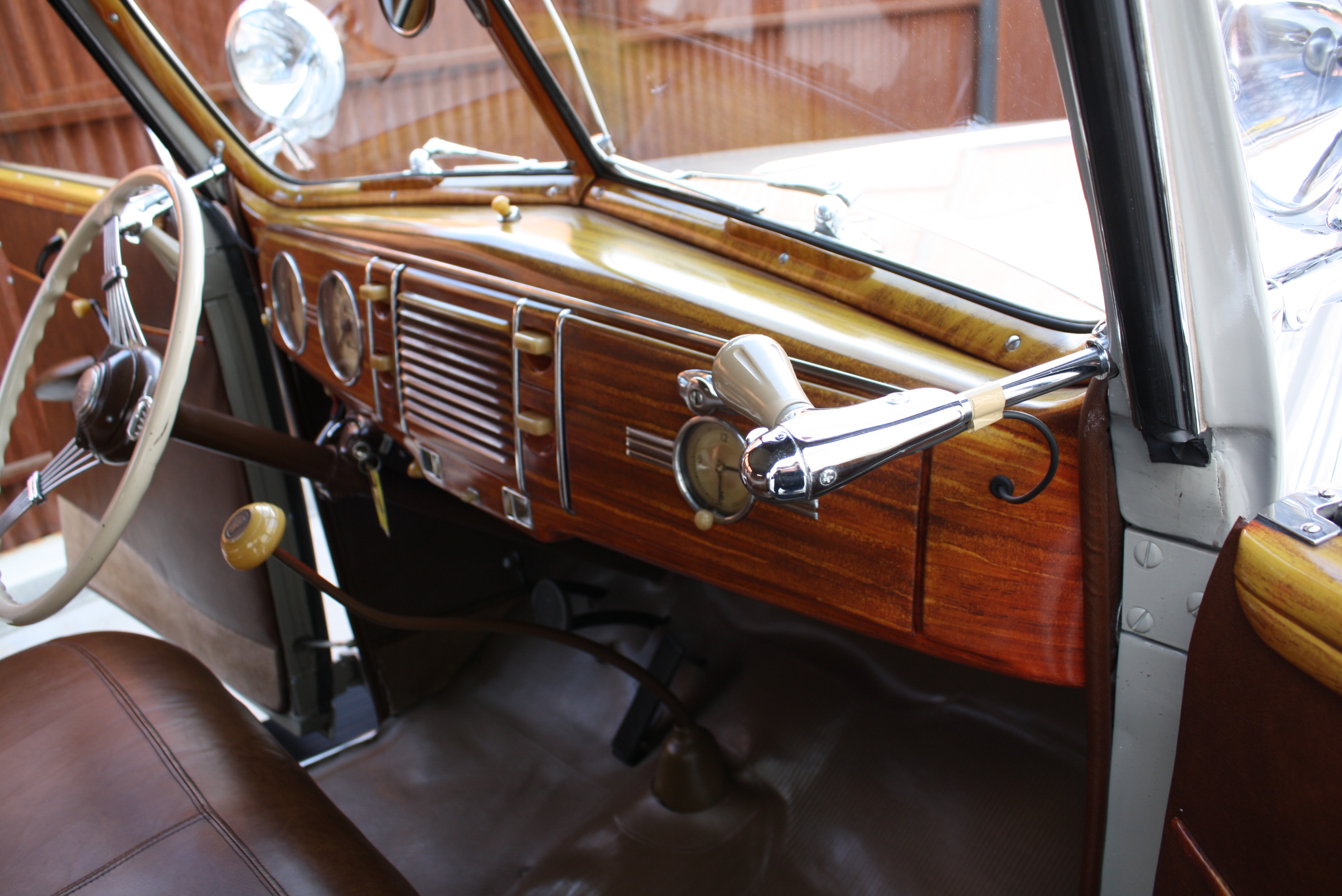 1939 Ford Deluxe Convertible Sedan.