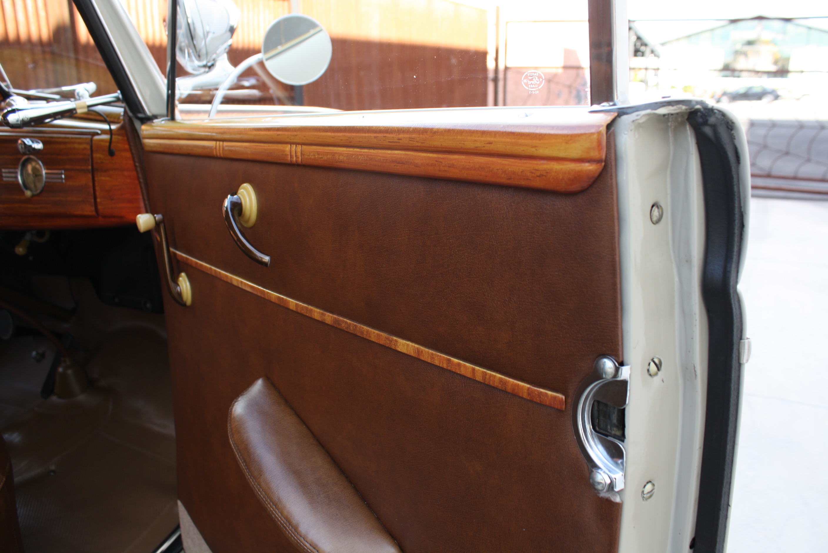 1939 Ford Deluxe Convertible Sedan.