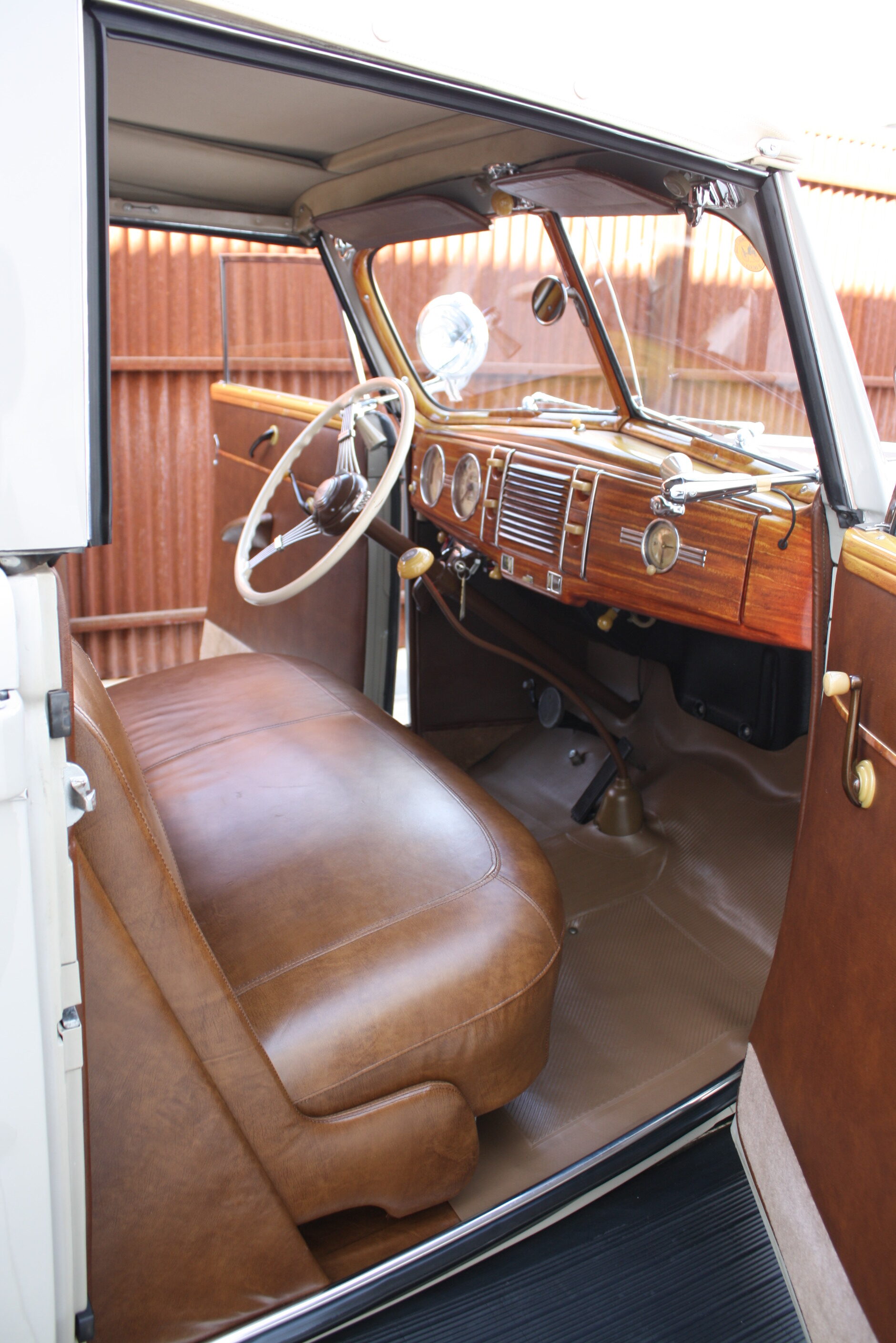 1939 Ford Deluxe Convertible Sedan.