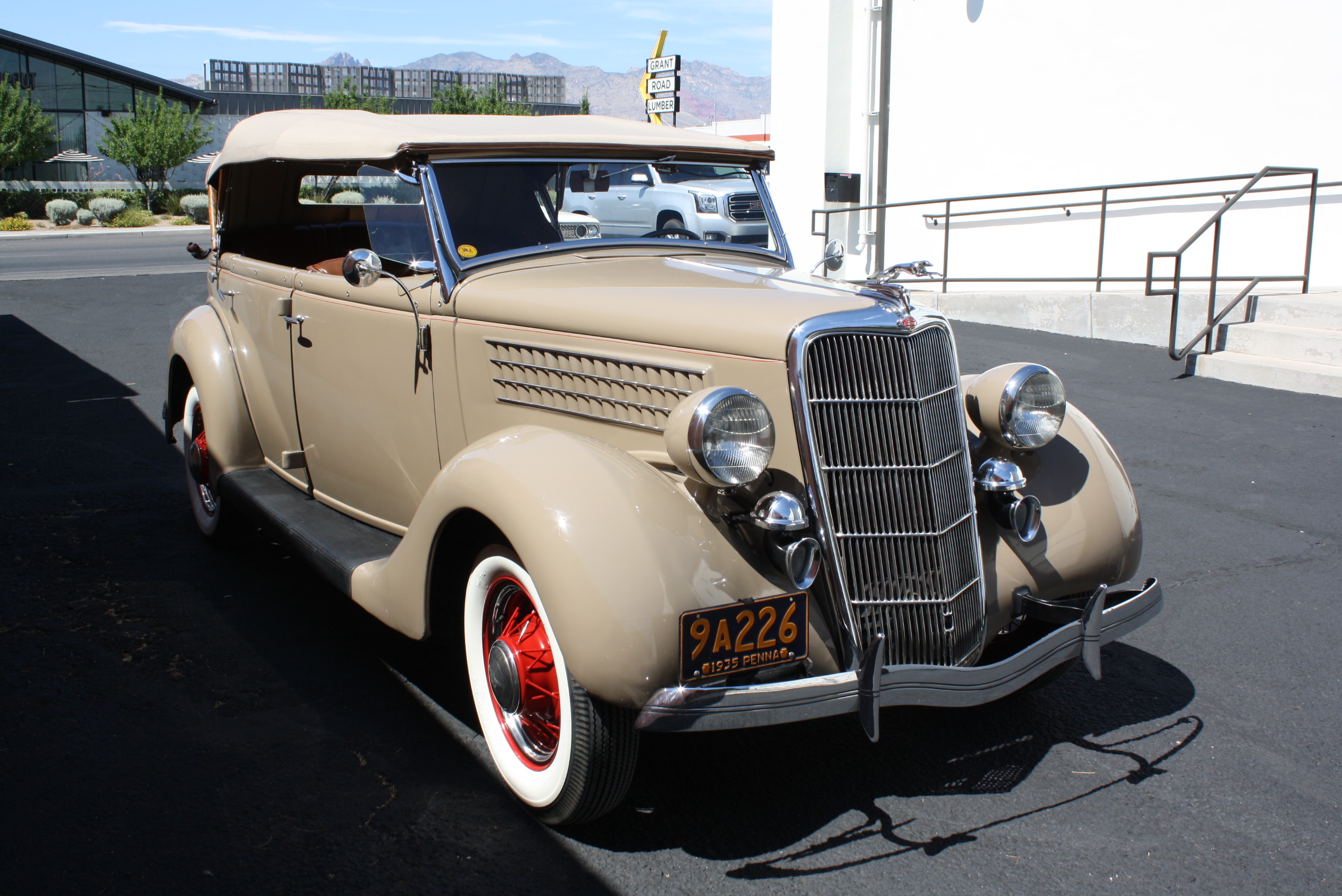 1935 Ford Phaeton