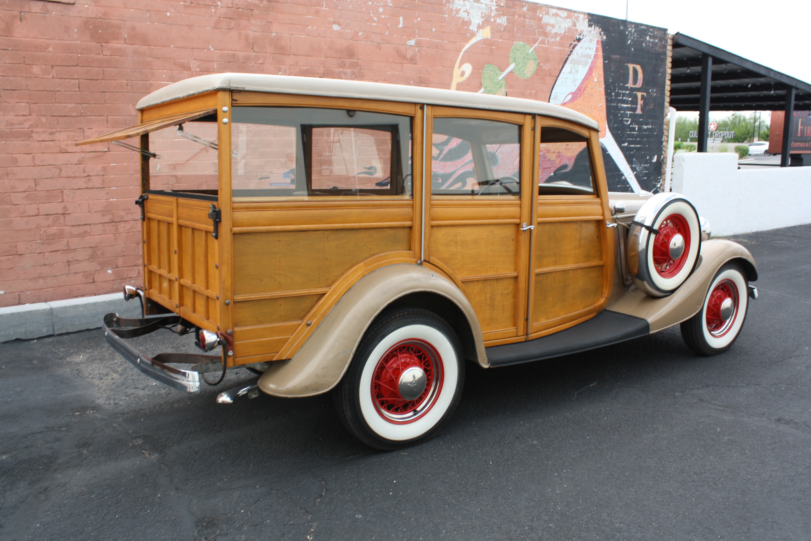 1934 Ford Woody Wagon