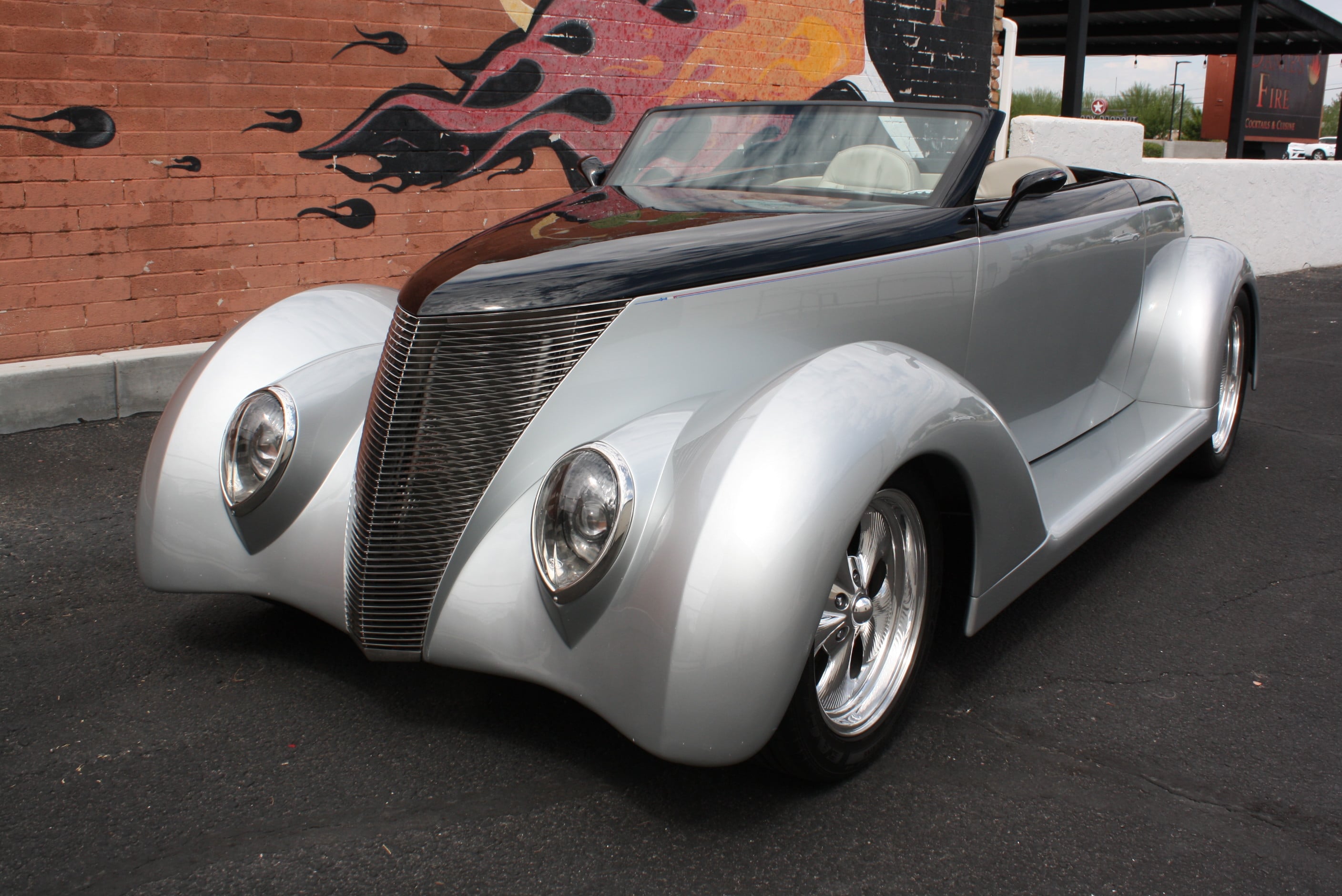 1937 Ford Custom Cabriolet