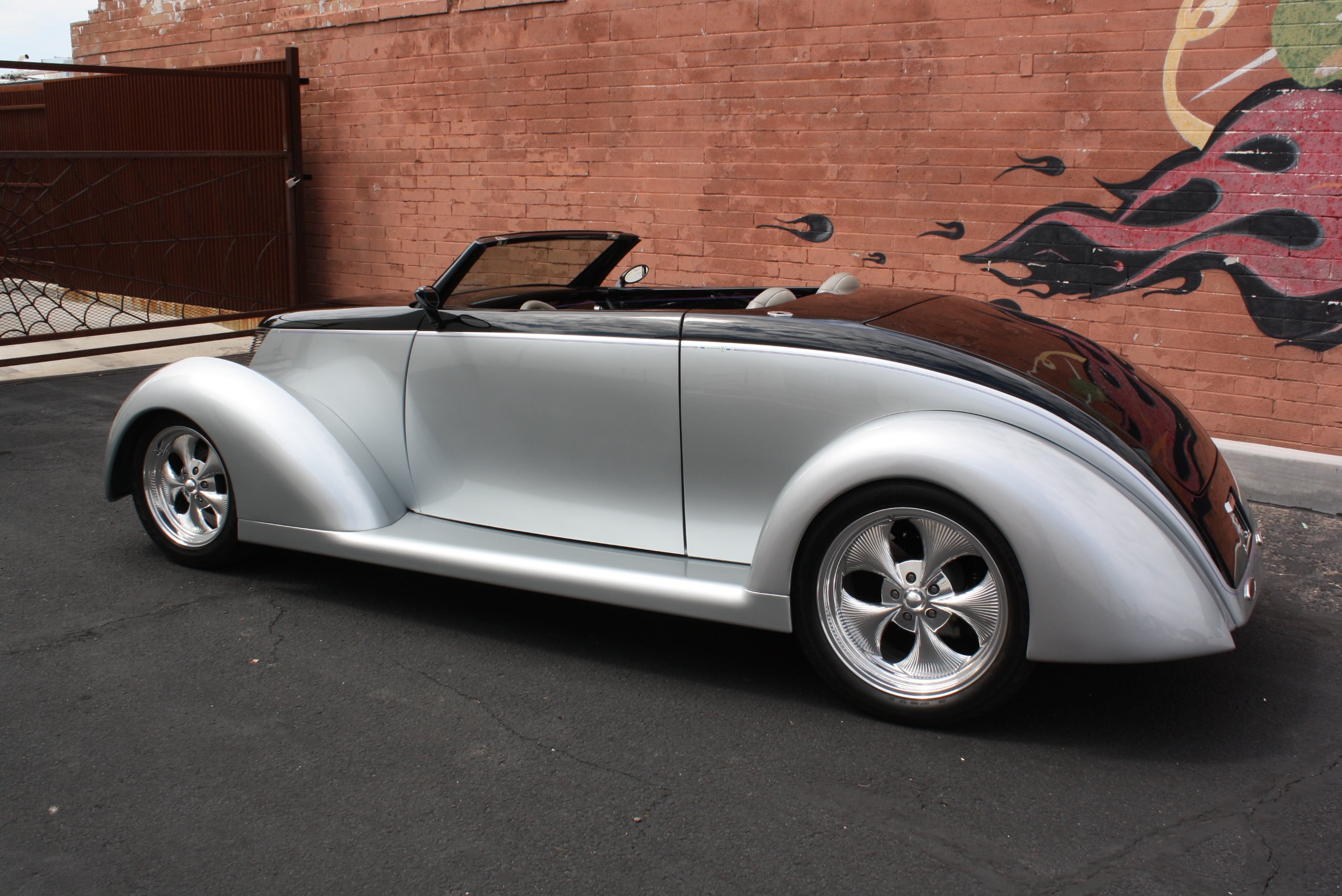 1937 Ford Custom Cabriolet