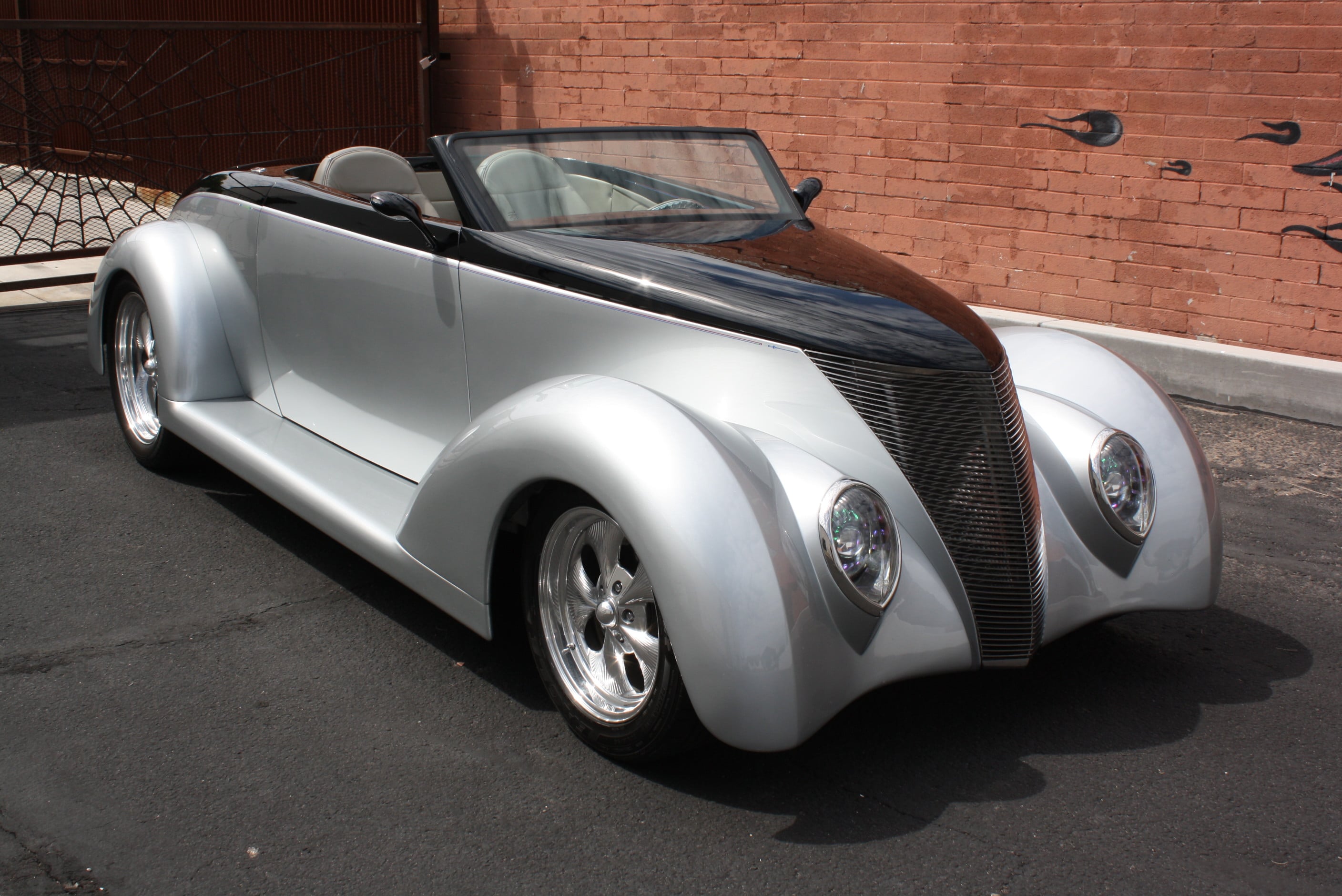 1937 Ford Custom Cabriolet