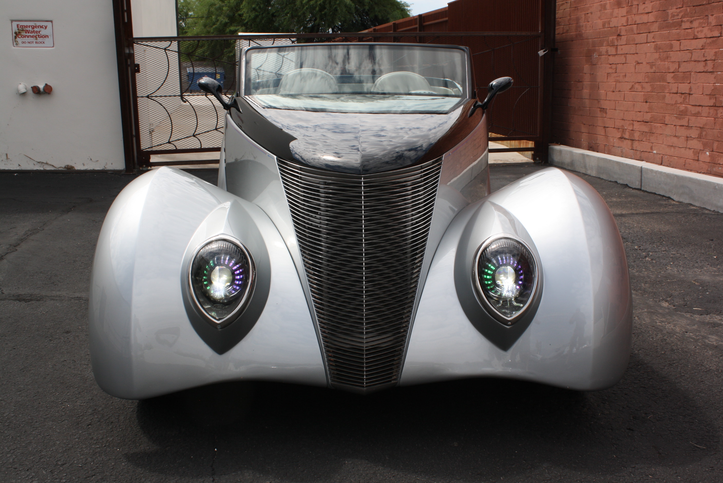 1937 Ford Custom Cabriolet