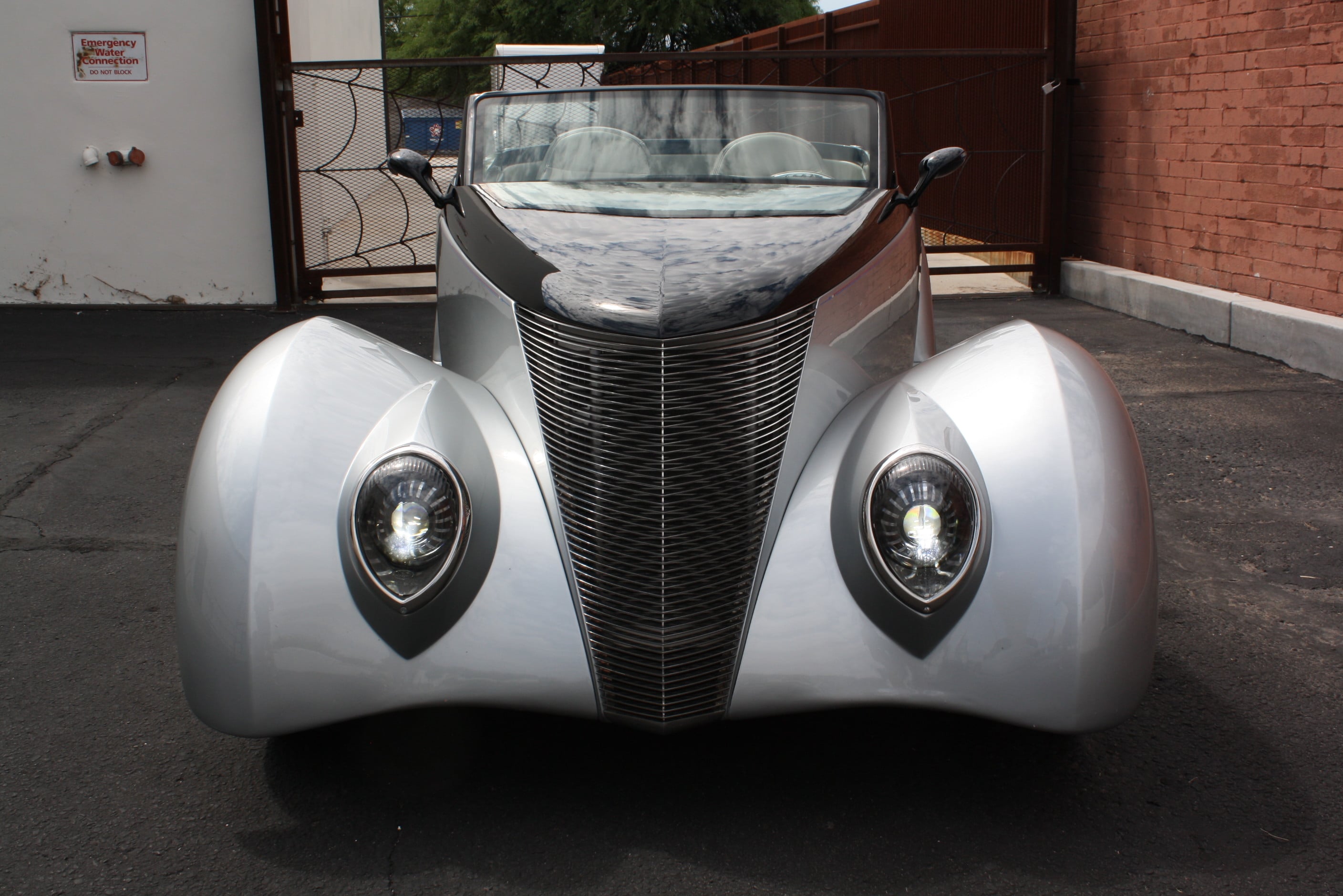 1937 Ford Custom Cabriolet
