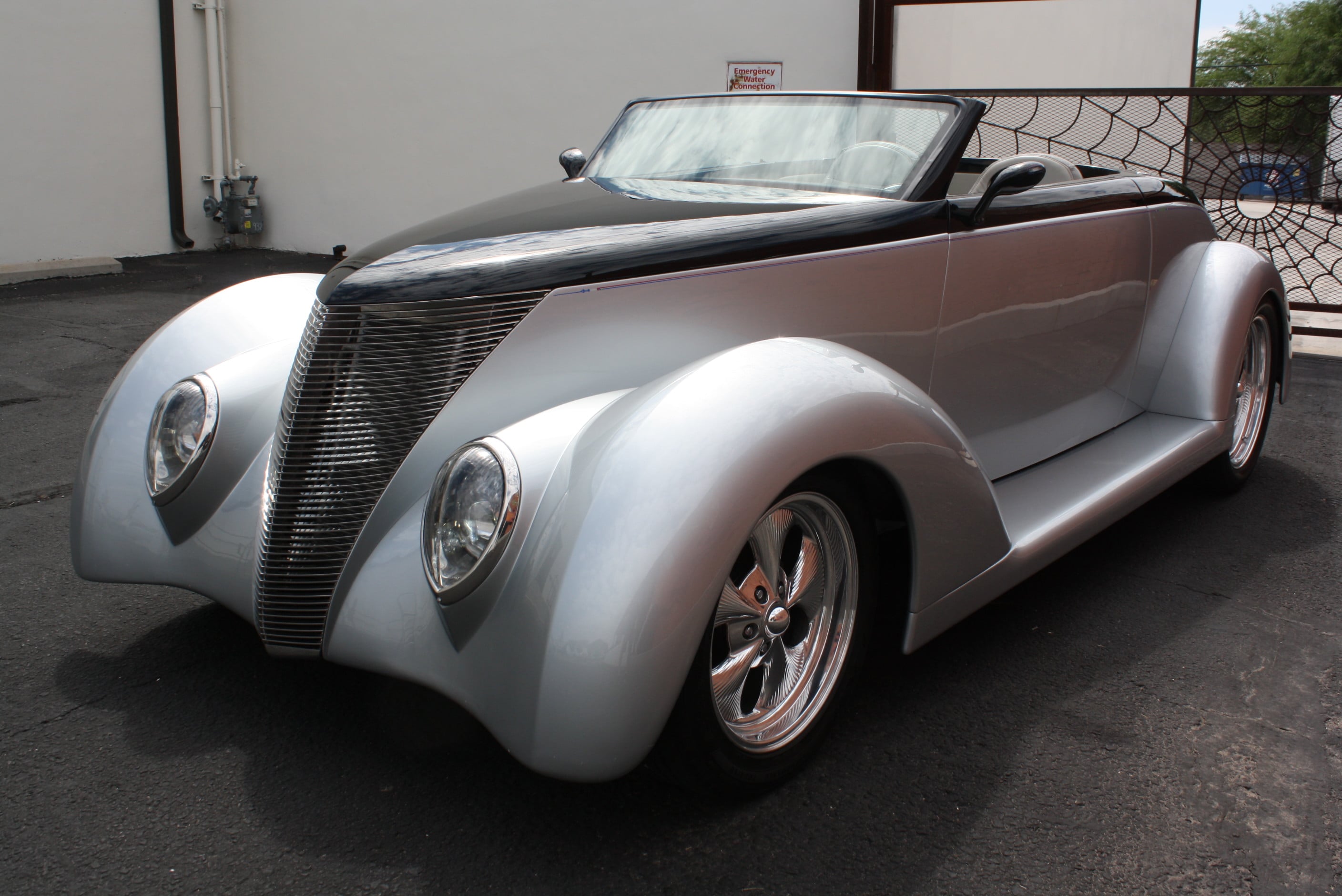 1937 Ford Custom Cabriolet