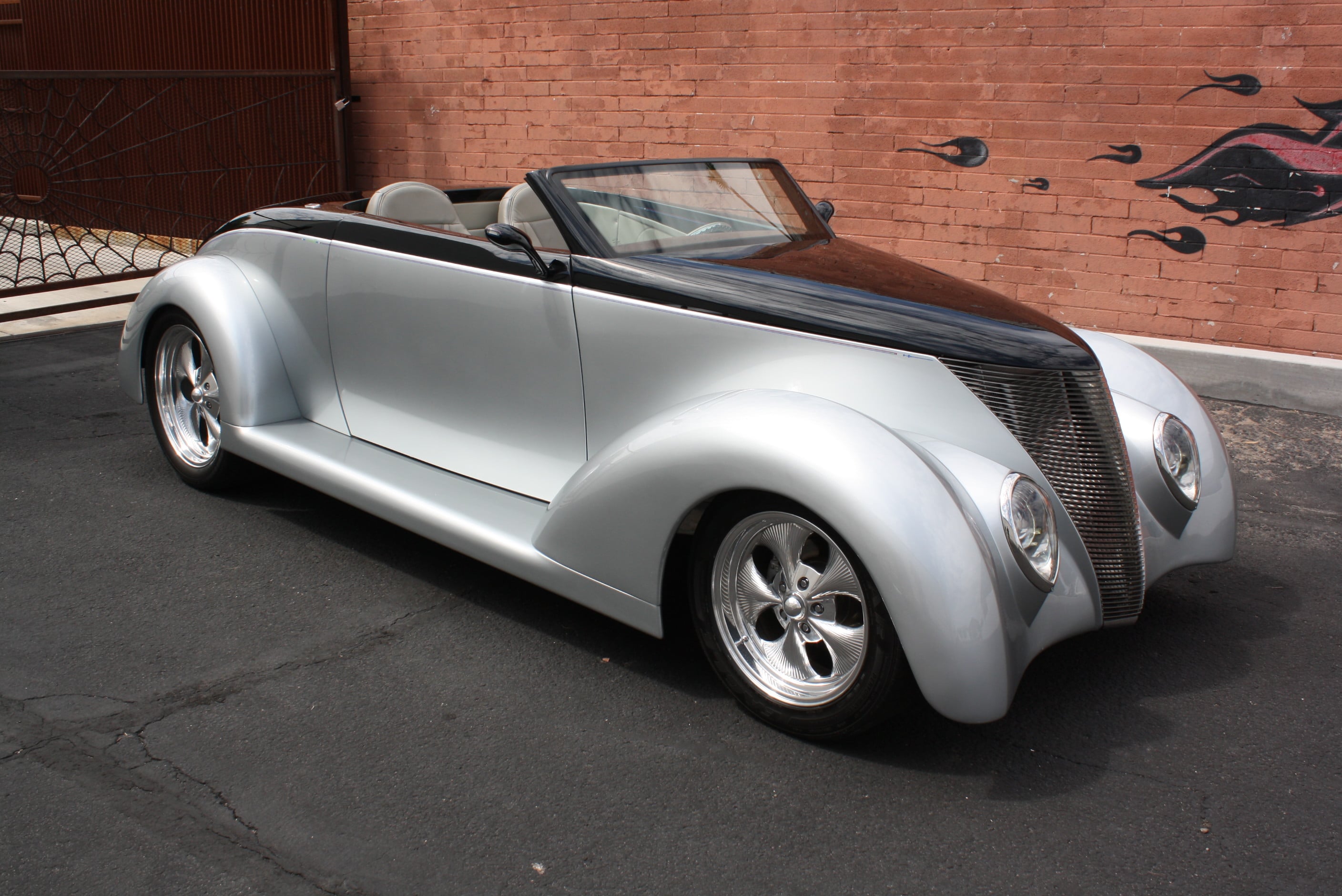 1937 Ford Custom Cabriolet