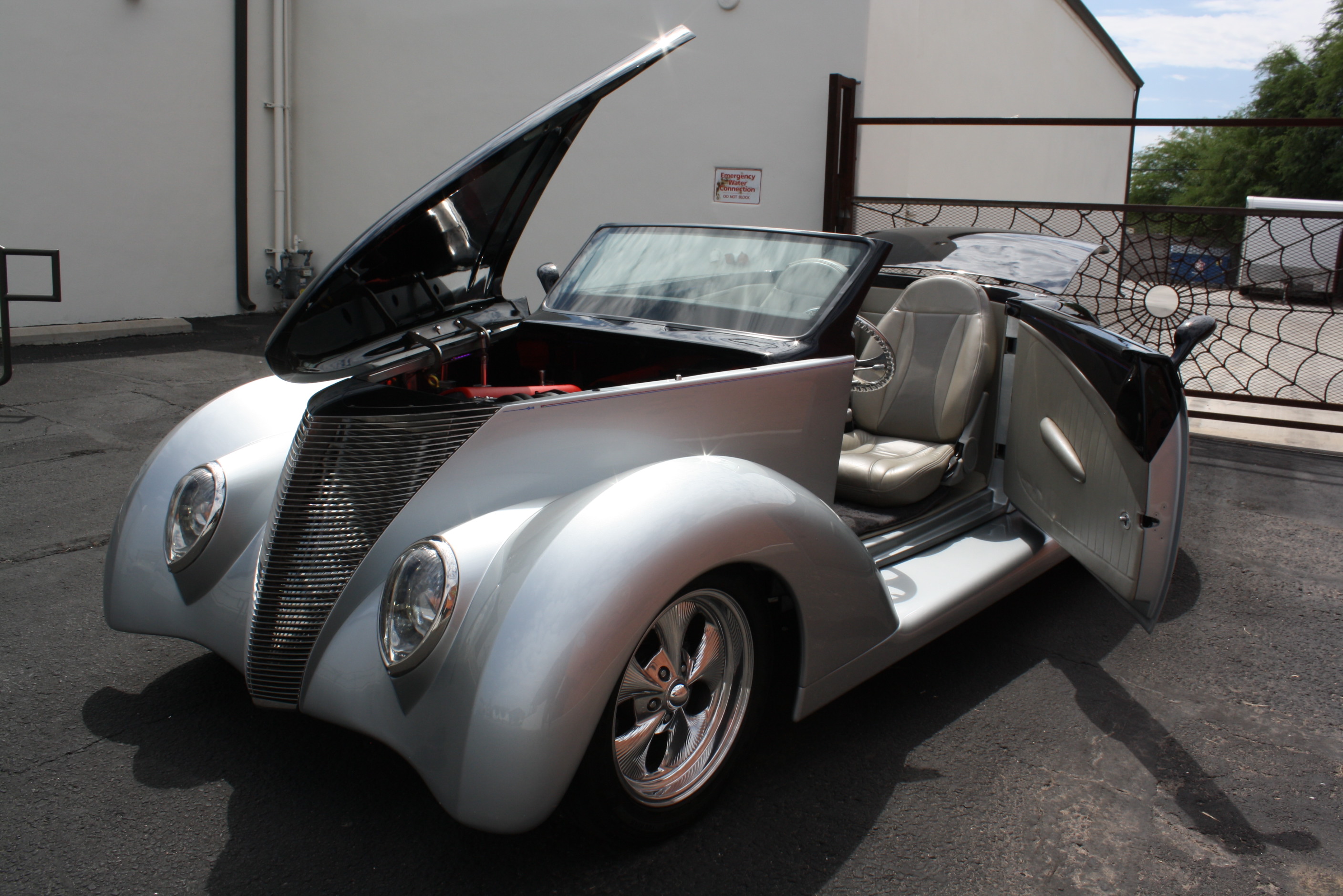 1937 Ford Custom Cabriolet