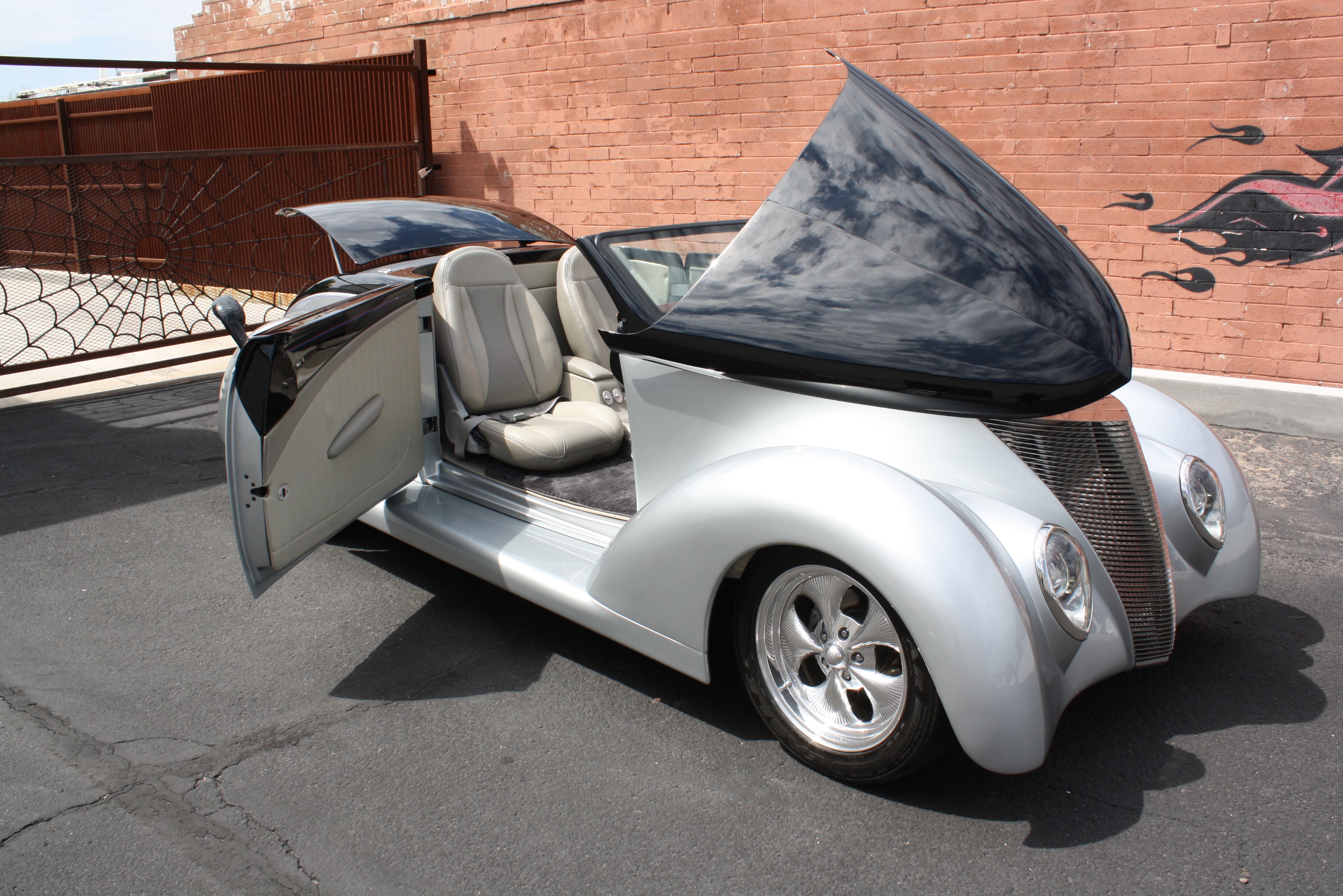 1937 Ford Custom Cabriolet