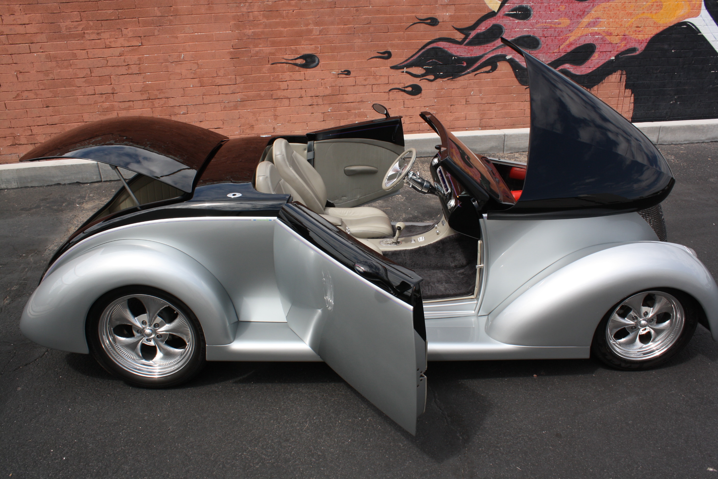 1937 Ford Custom Cabriolet