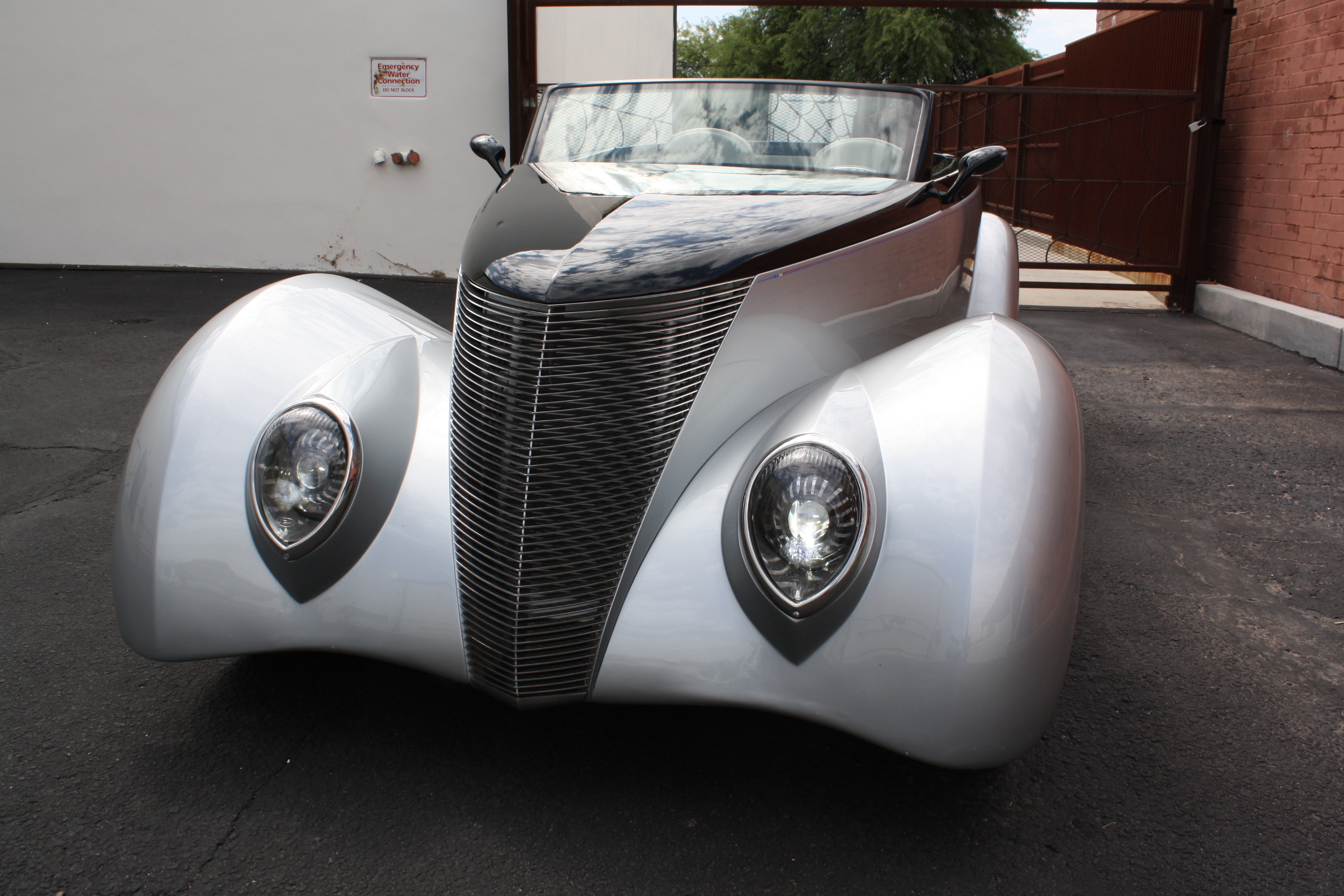 1937 Ford Custom Cabriolet
