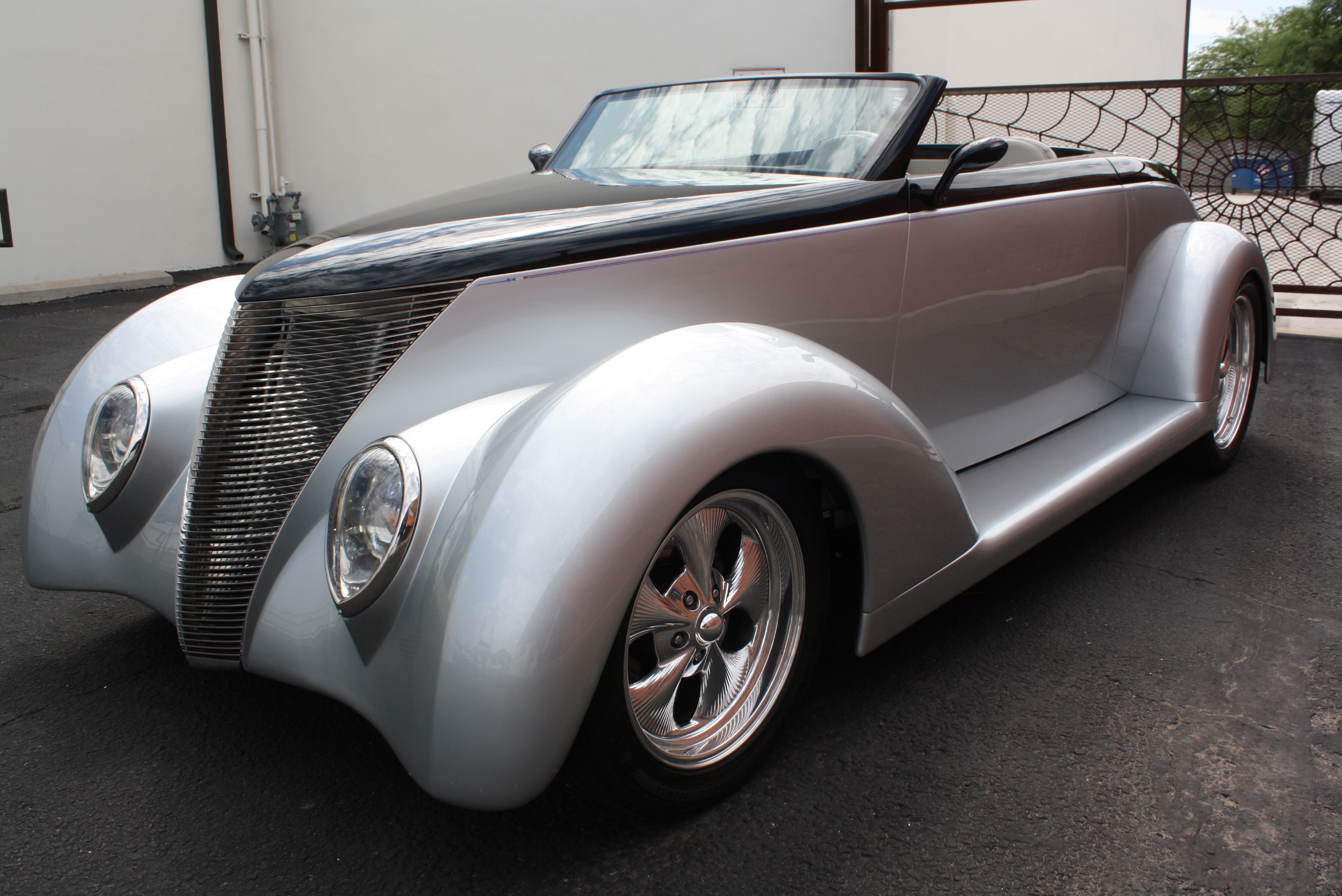 1937 Ford Custom Cabriolet