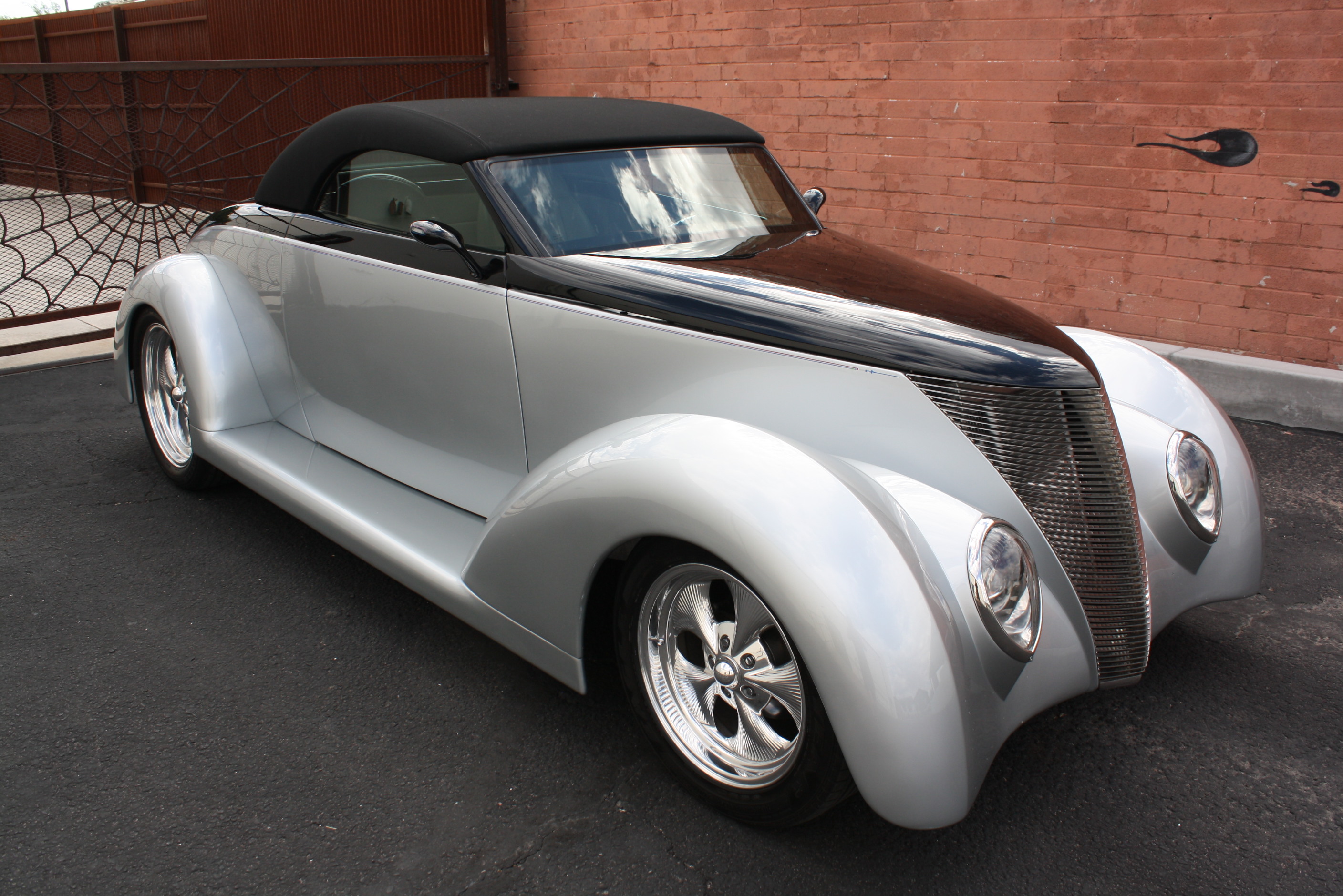 1937 Ford Custom Cabriolet