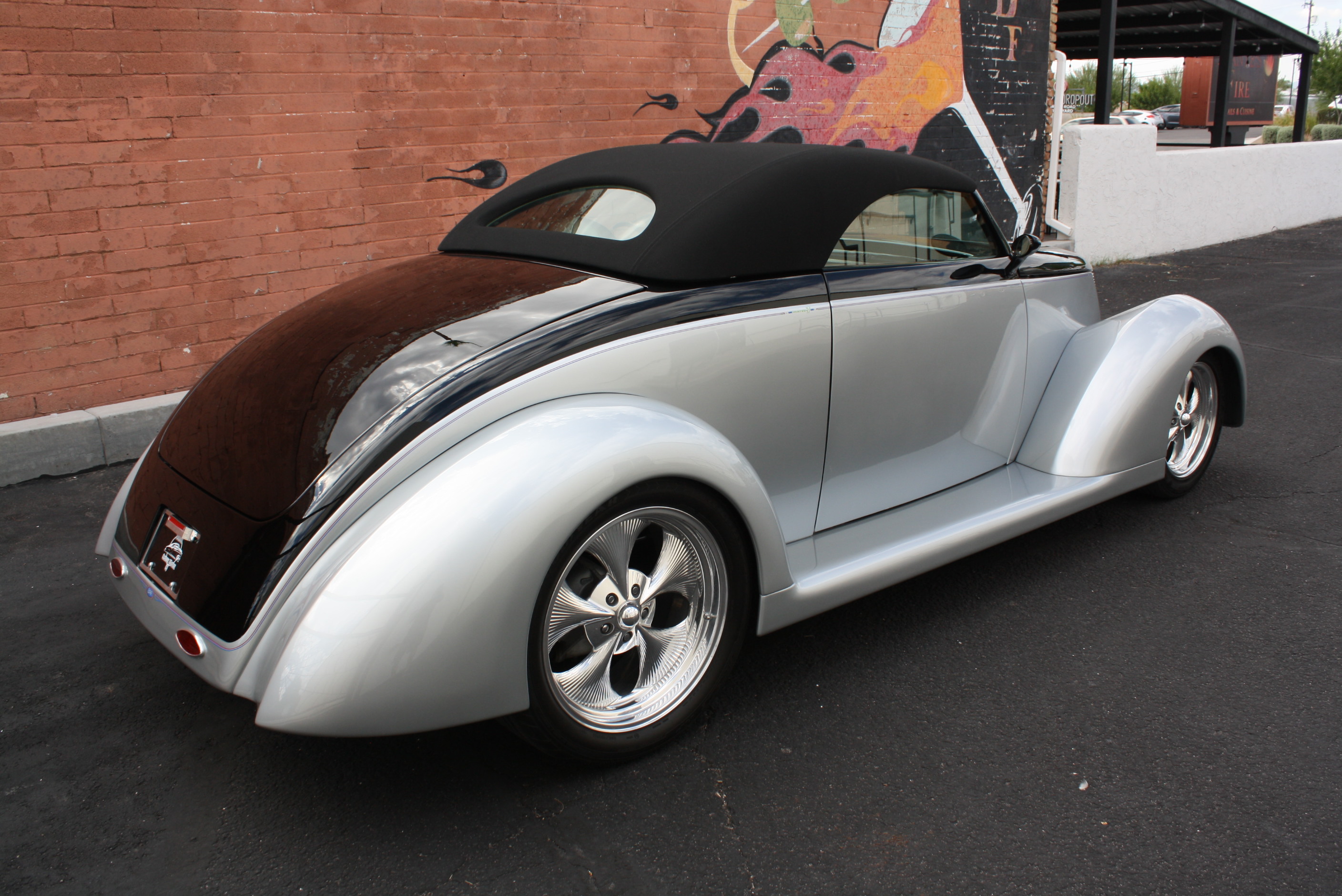 1937 Ford Custom Cabriolet