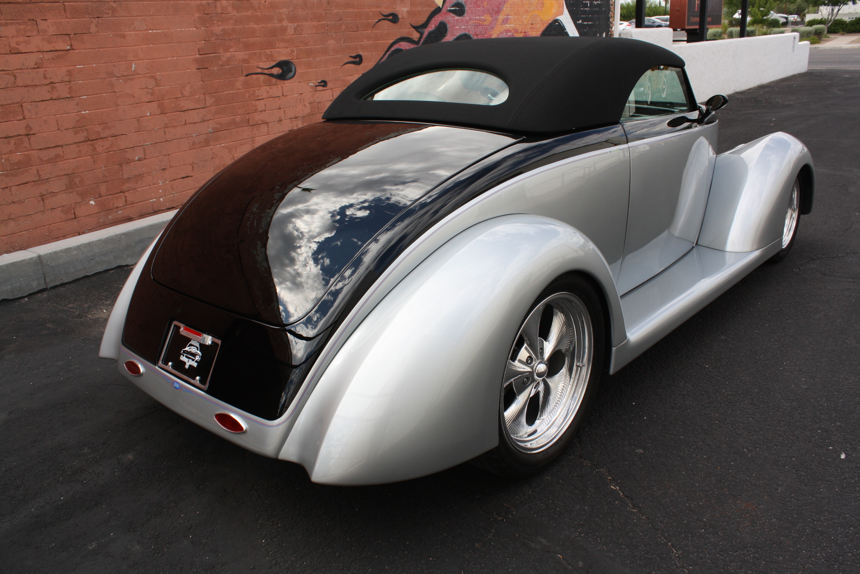 1937 Ford Custom Cabriolet