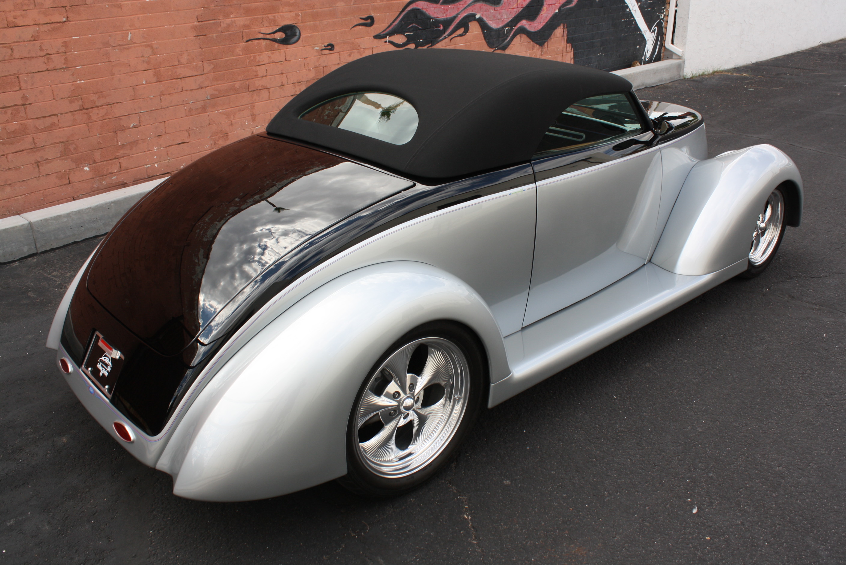 1937 Ford Custom Cabriolet